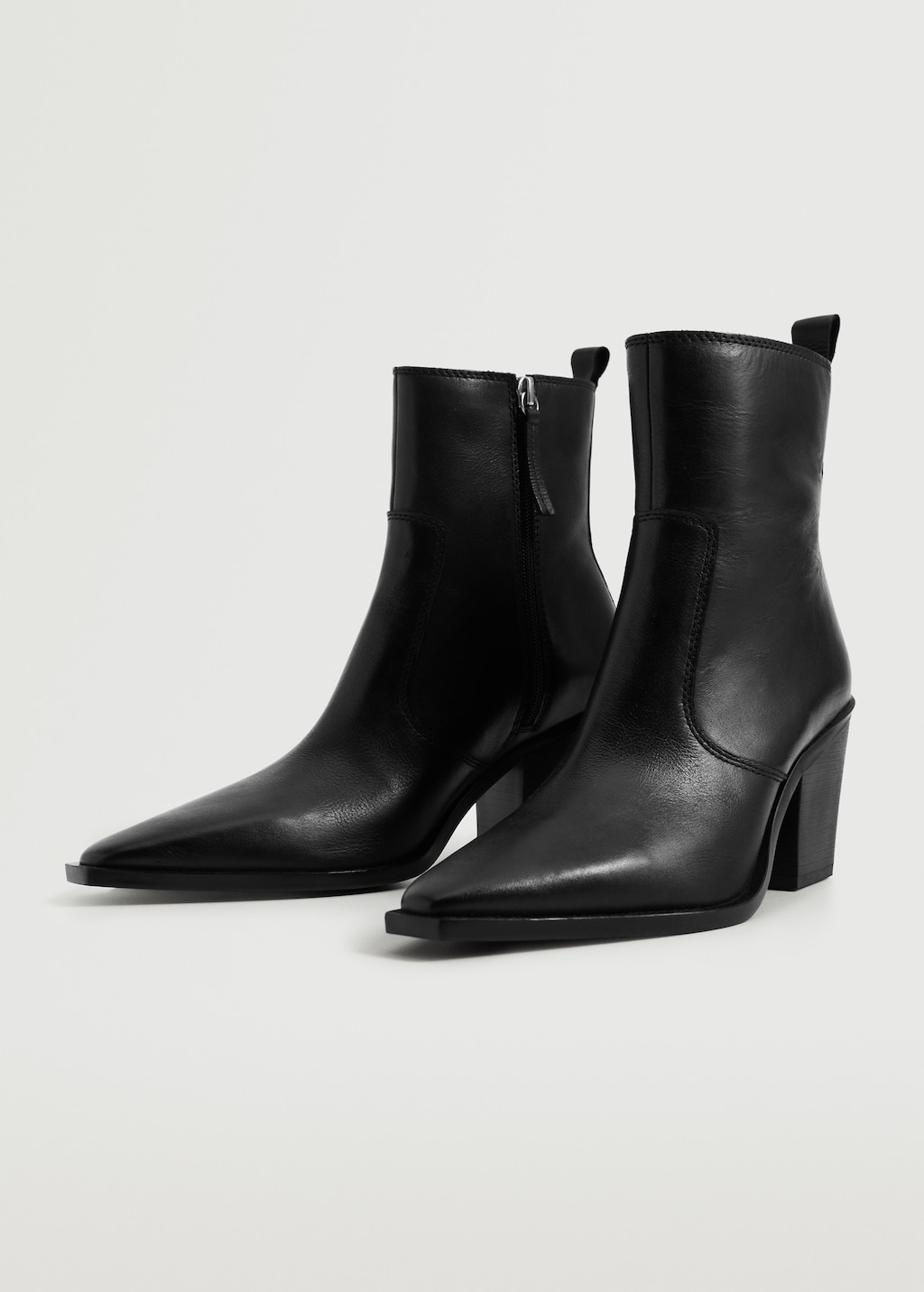 Heeled leather ankle boot