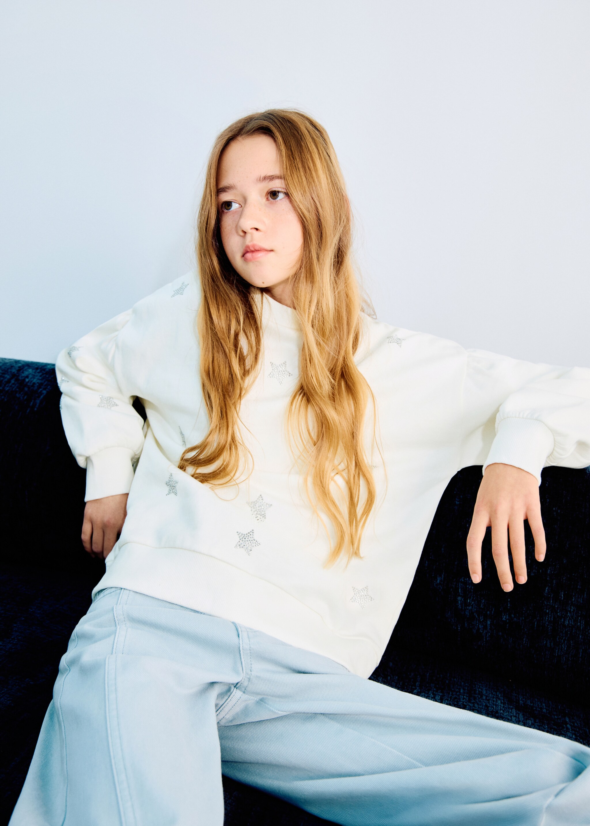 Sweatshirt with rhinestone stars - Medium plane, Off White. Ref: 27071168-00.