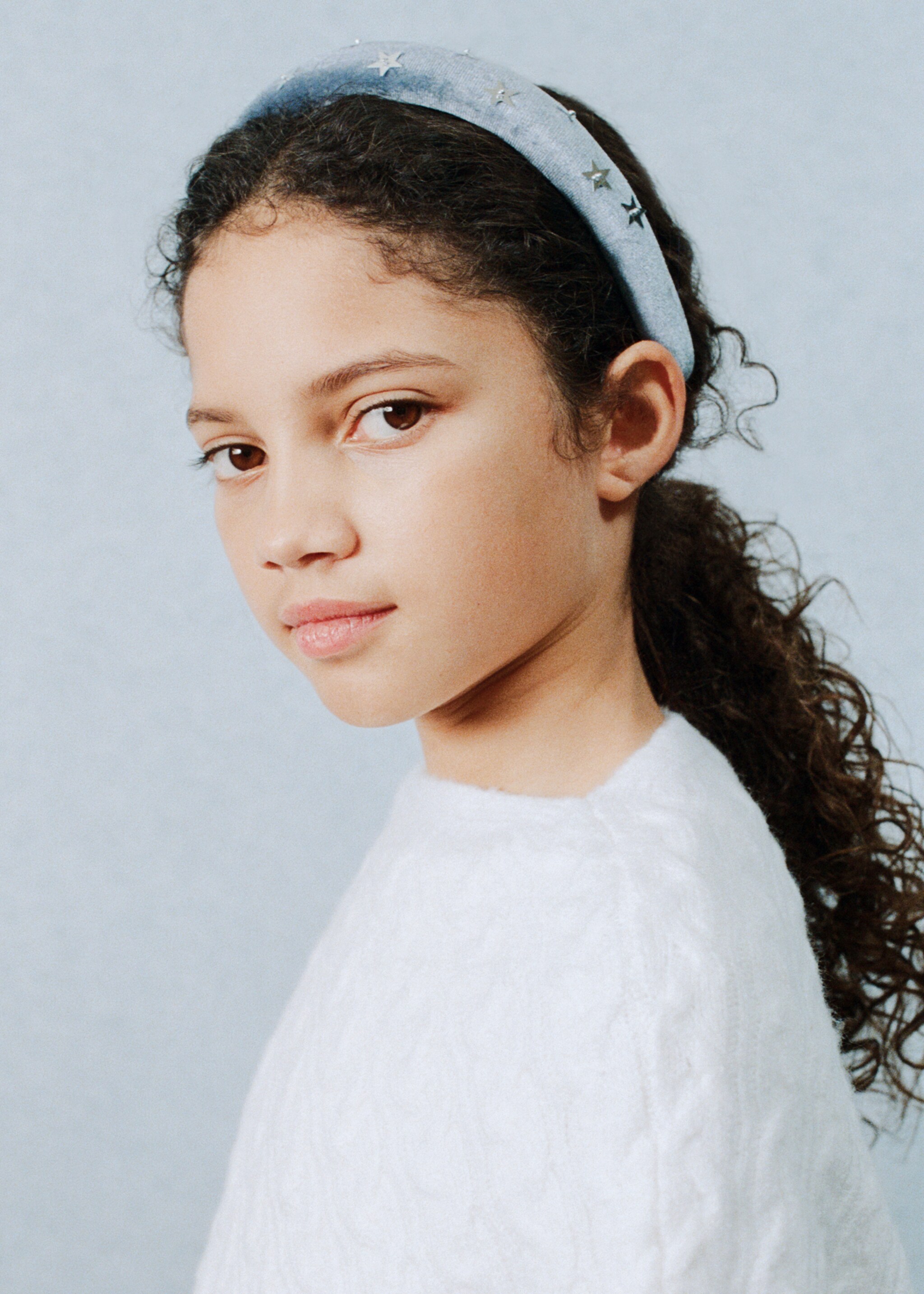 Cable-knit poncho - Details of the article 1, Off White. Ref: 27071179-00.