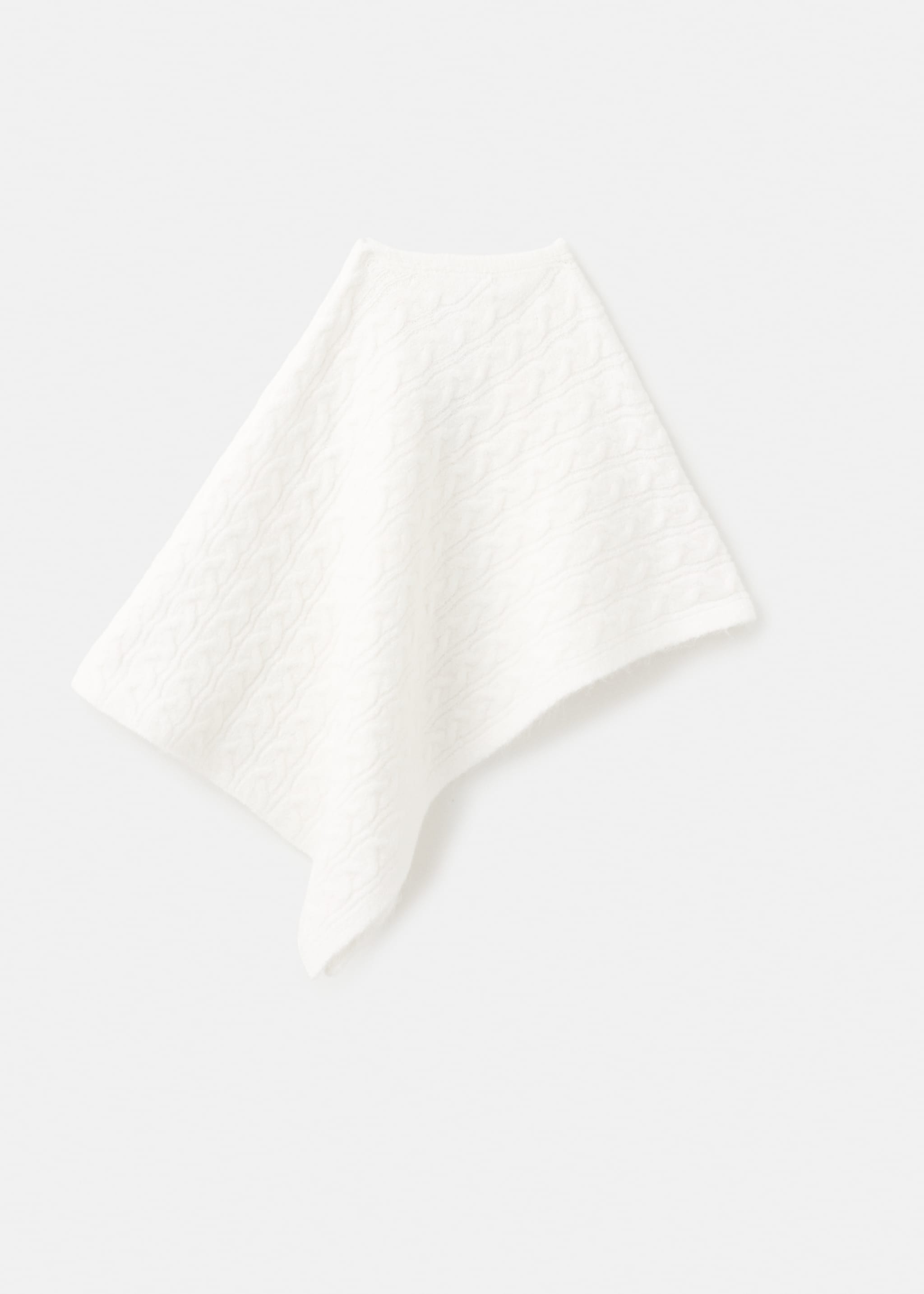 Cable-knit poncho - Reverse of the article, Off White. Ref: 27071179-00.