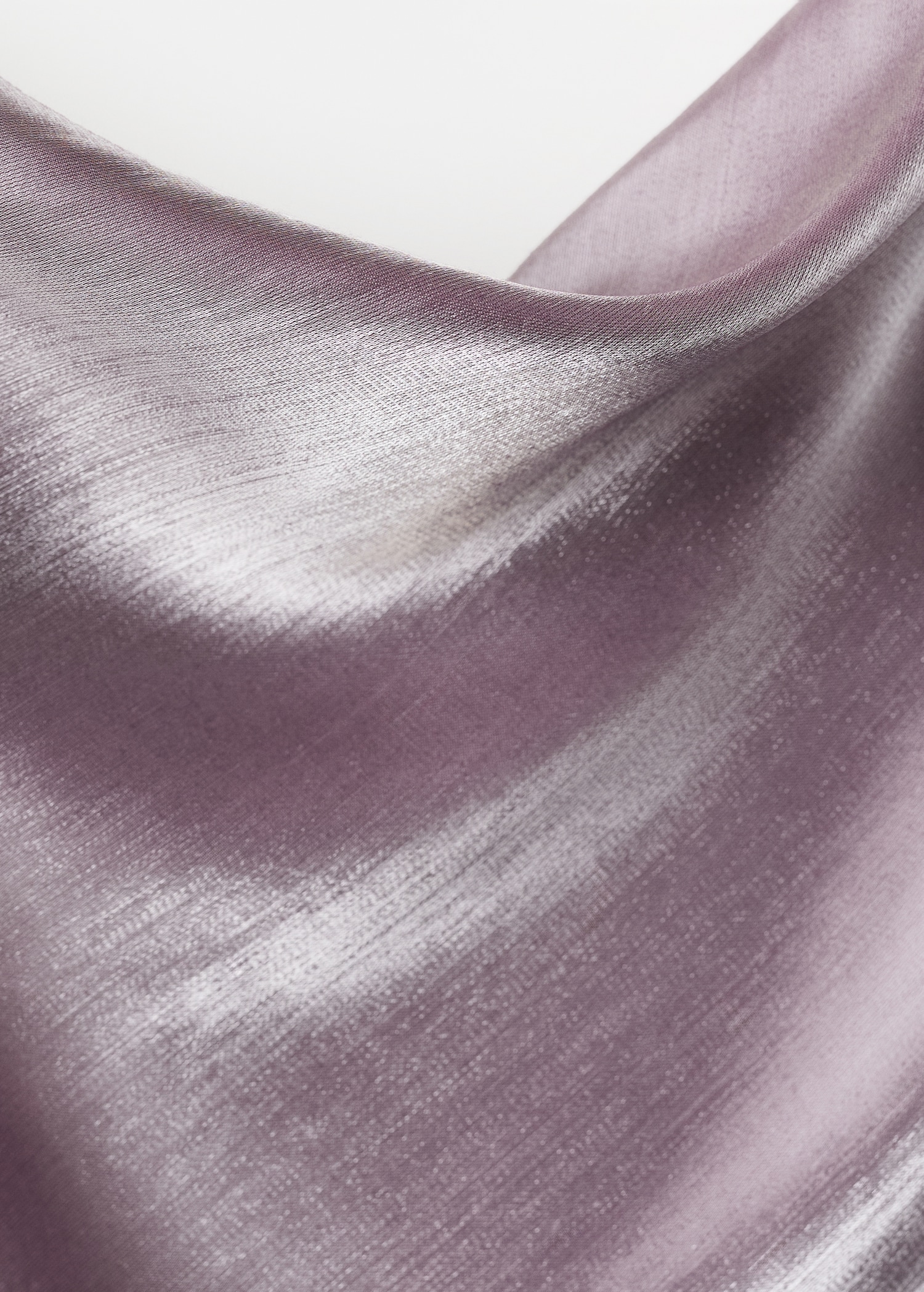 Satin dress with a low-cut neckline - Details of the article 8