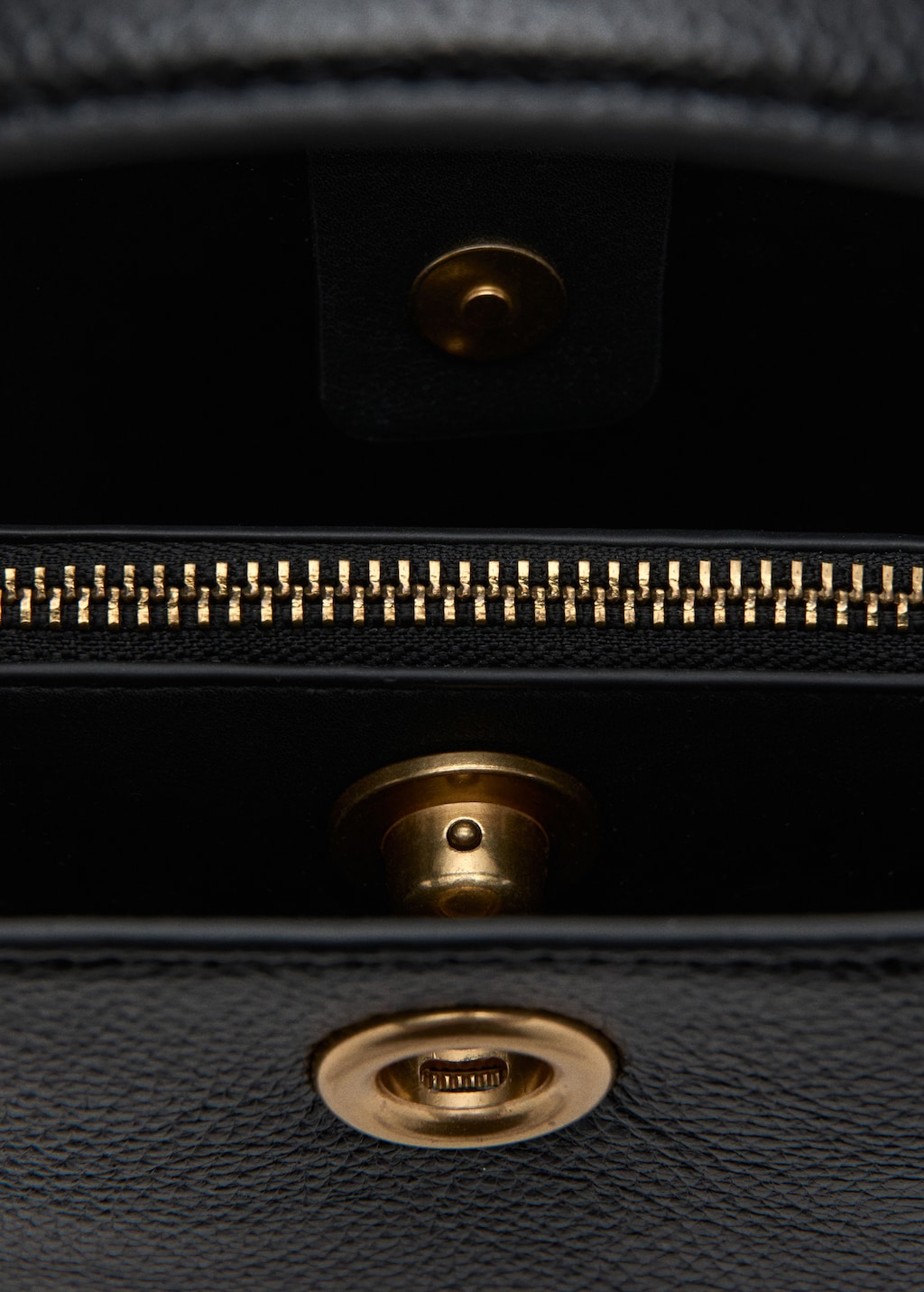 Small bucket bag with metal detail