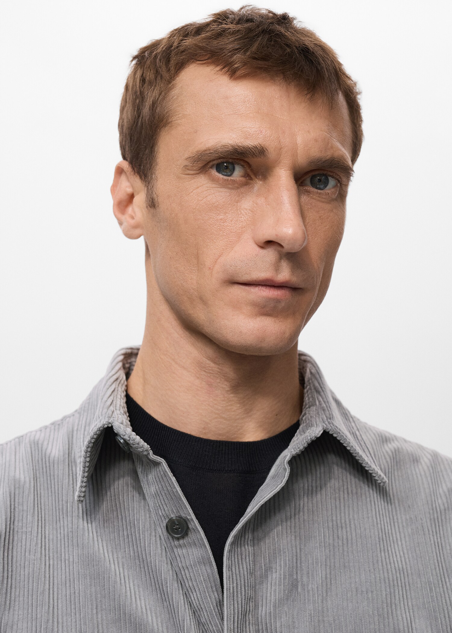 Corduroy overshirt with pockets - Details of the article 1