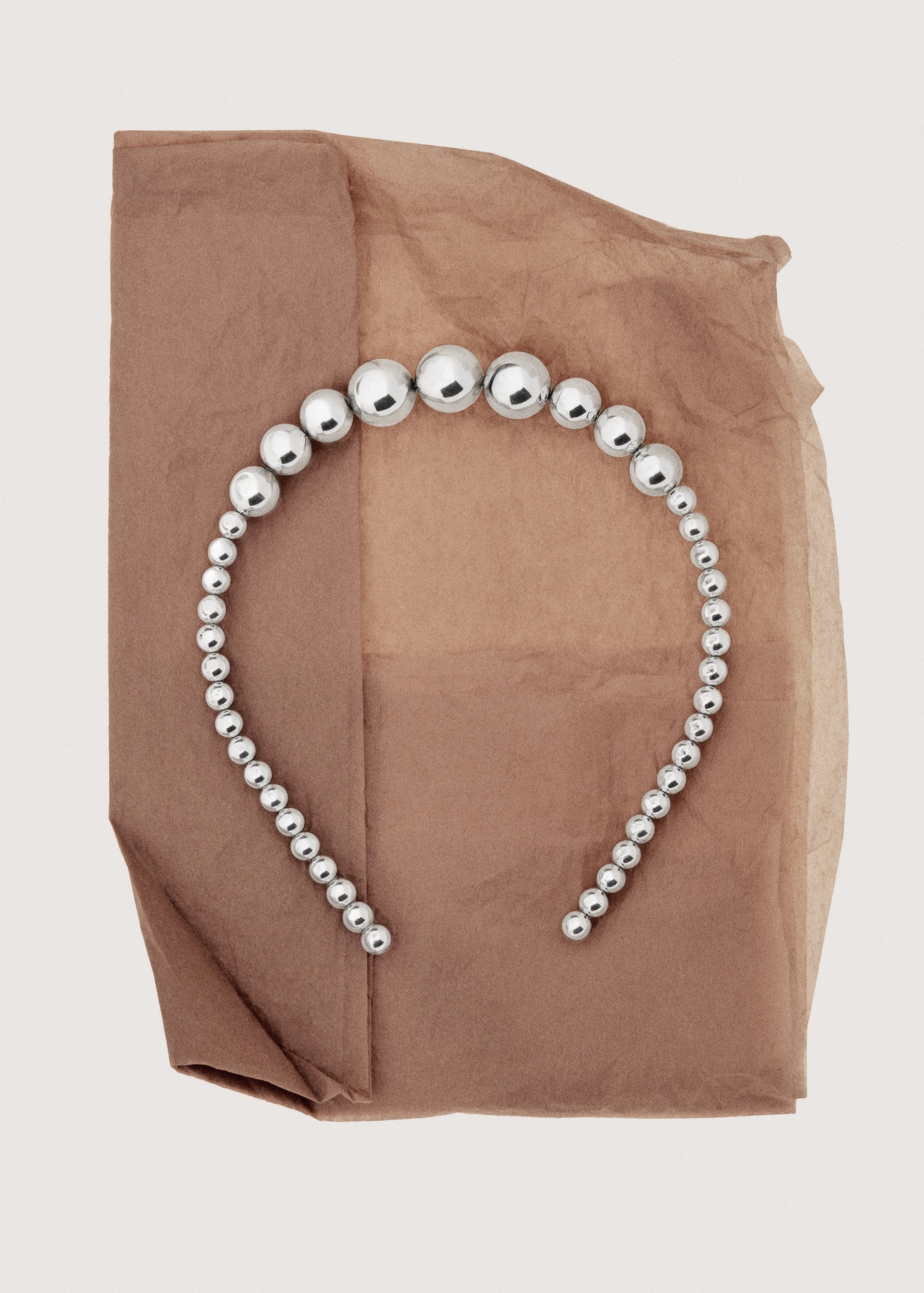 Bead appliqué hairband - Details of the article 7