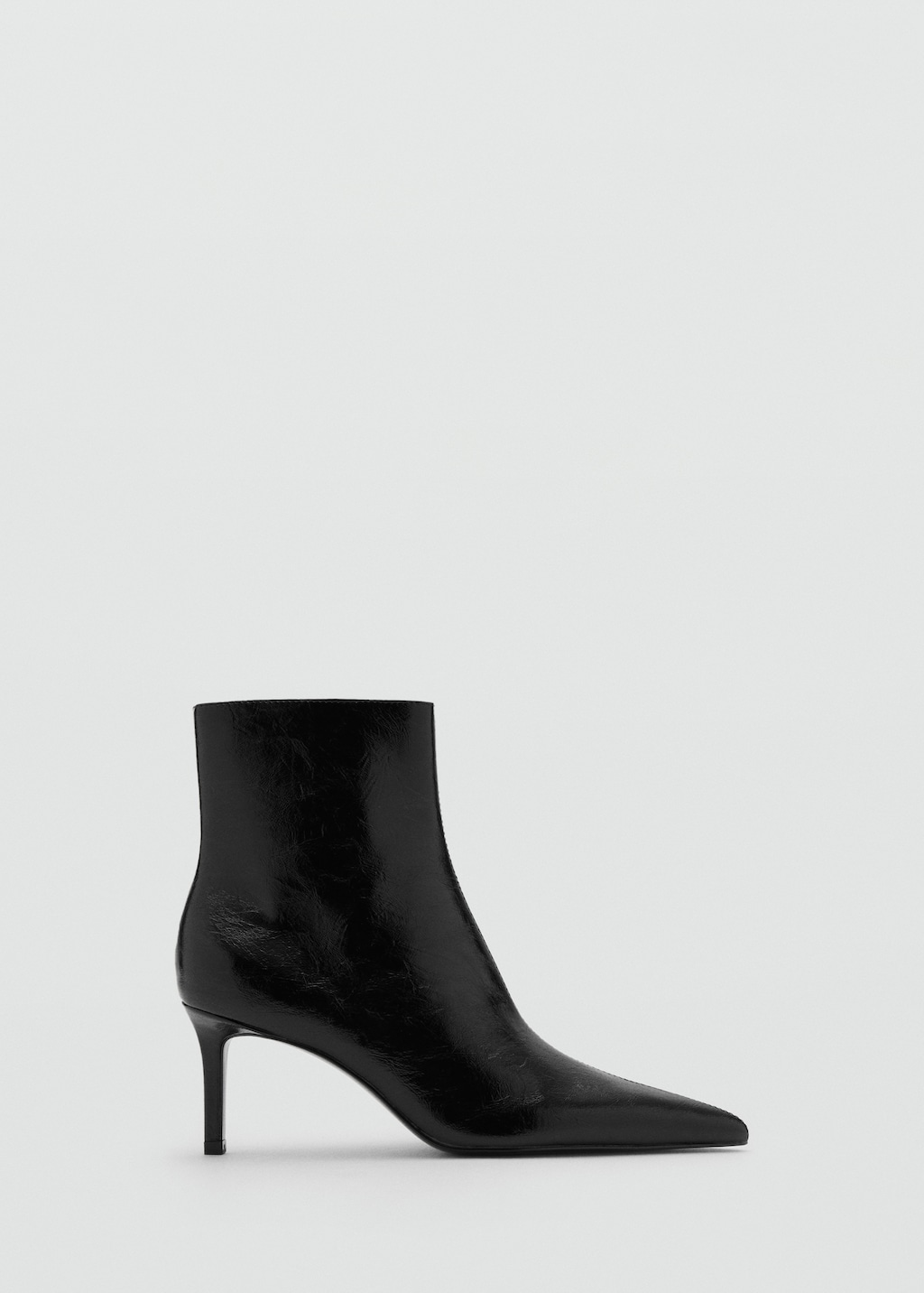 Pointed heel ankle boot
