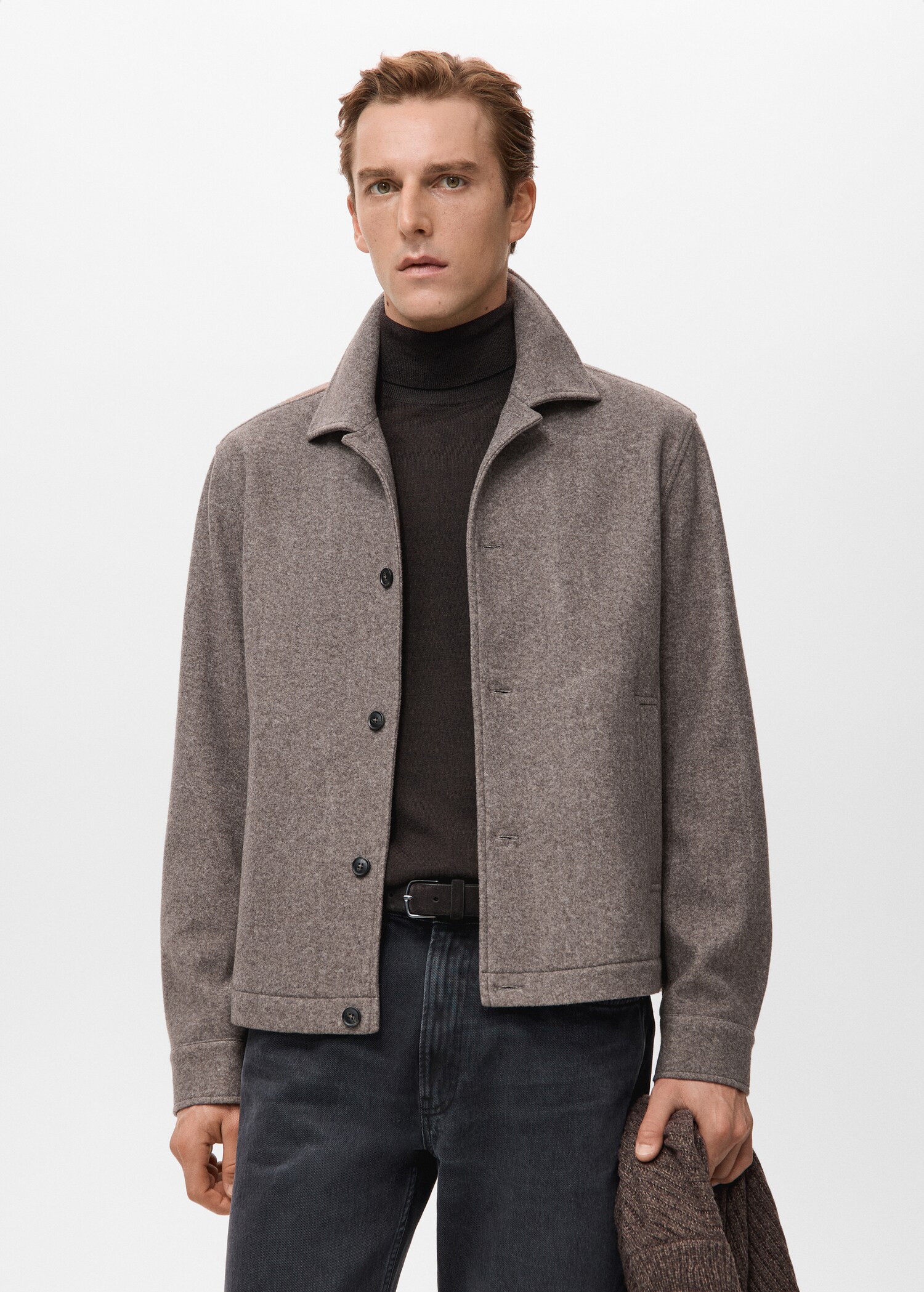 قميص خارجي من الفلانيل بقصّة منتظمة - رؤية وسط