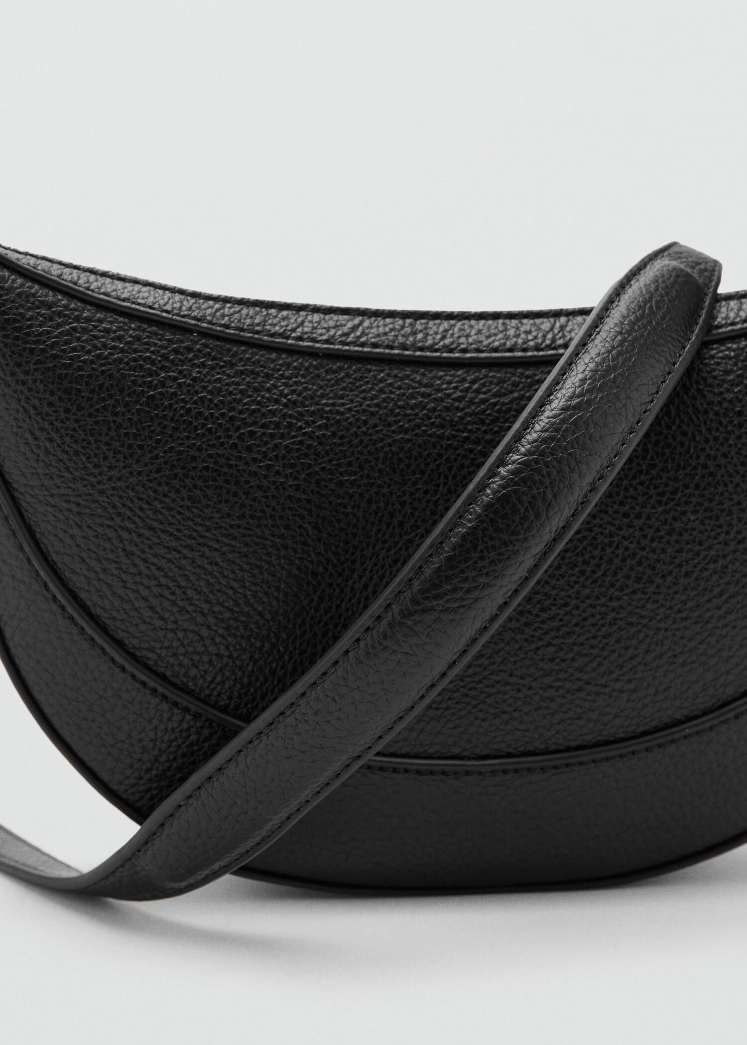 Oval shoulder bag - Details of the article 2