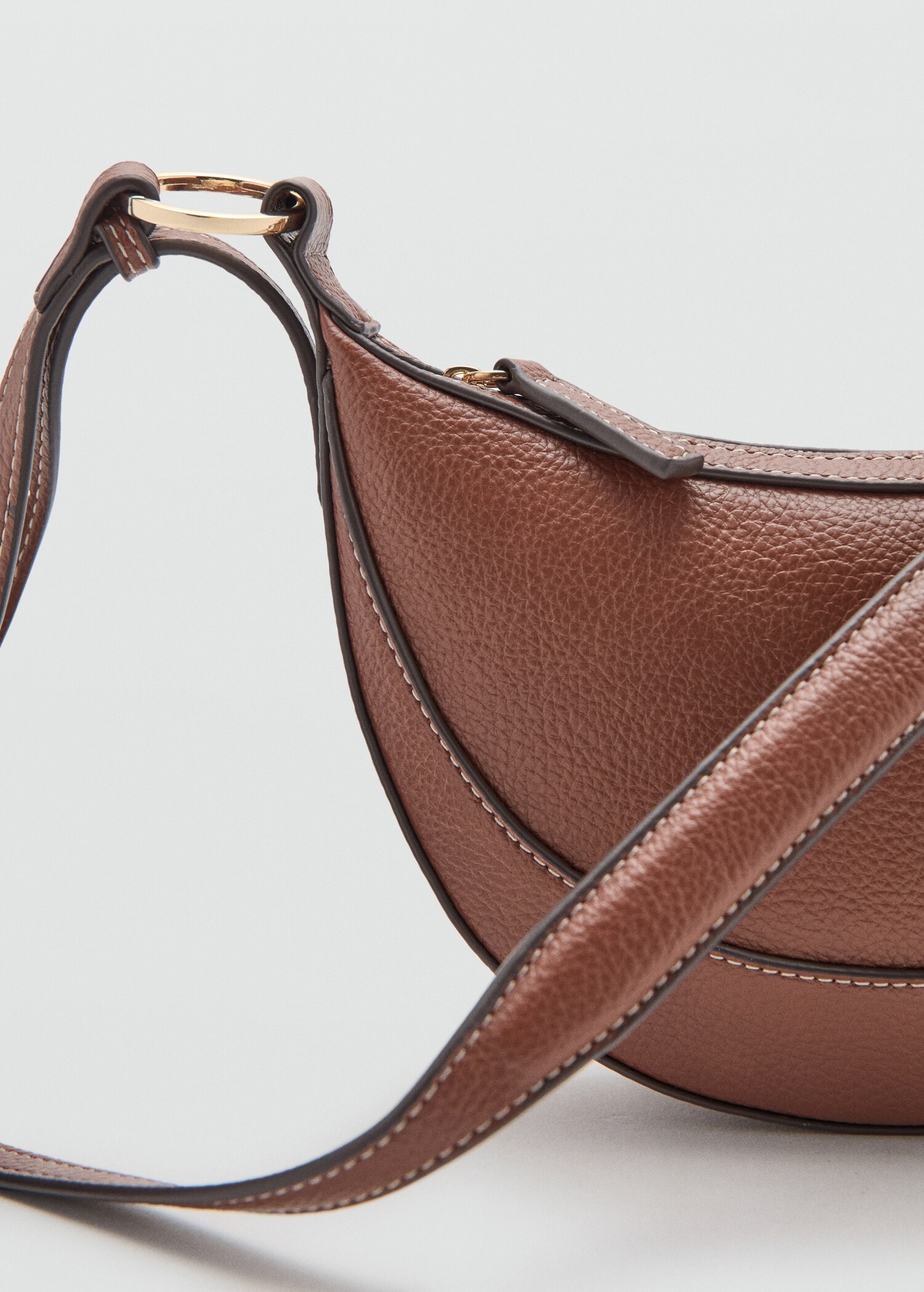 Oval shoulder bag - Details of the article 2