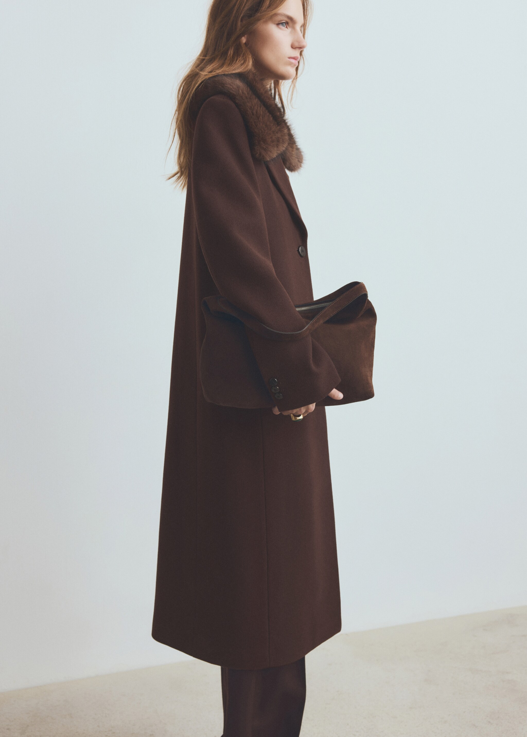 Wool coat with fur collar - Details of the article 6, Chocolate. Ref: 27071218-00.