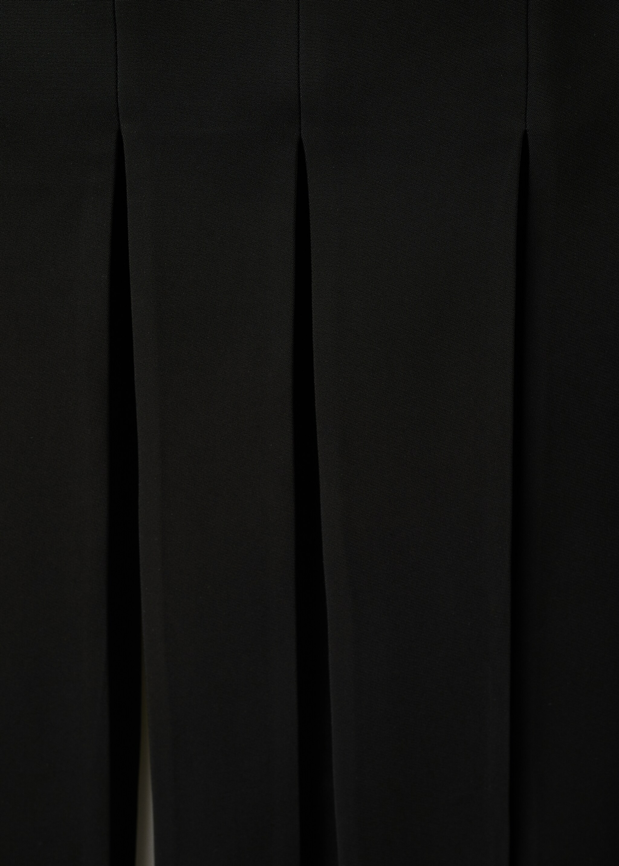 Klänning med djup urringning och fransar - Detaljer om artikeln 0, Svart. Ref: 27071223-00.