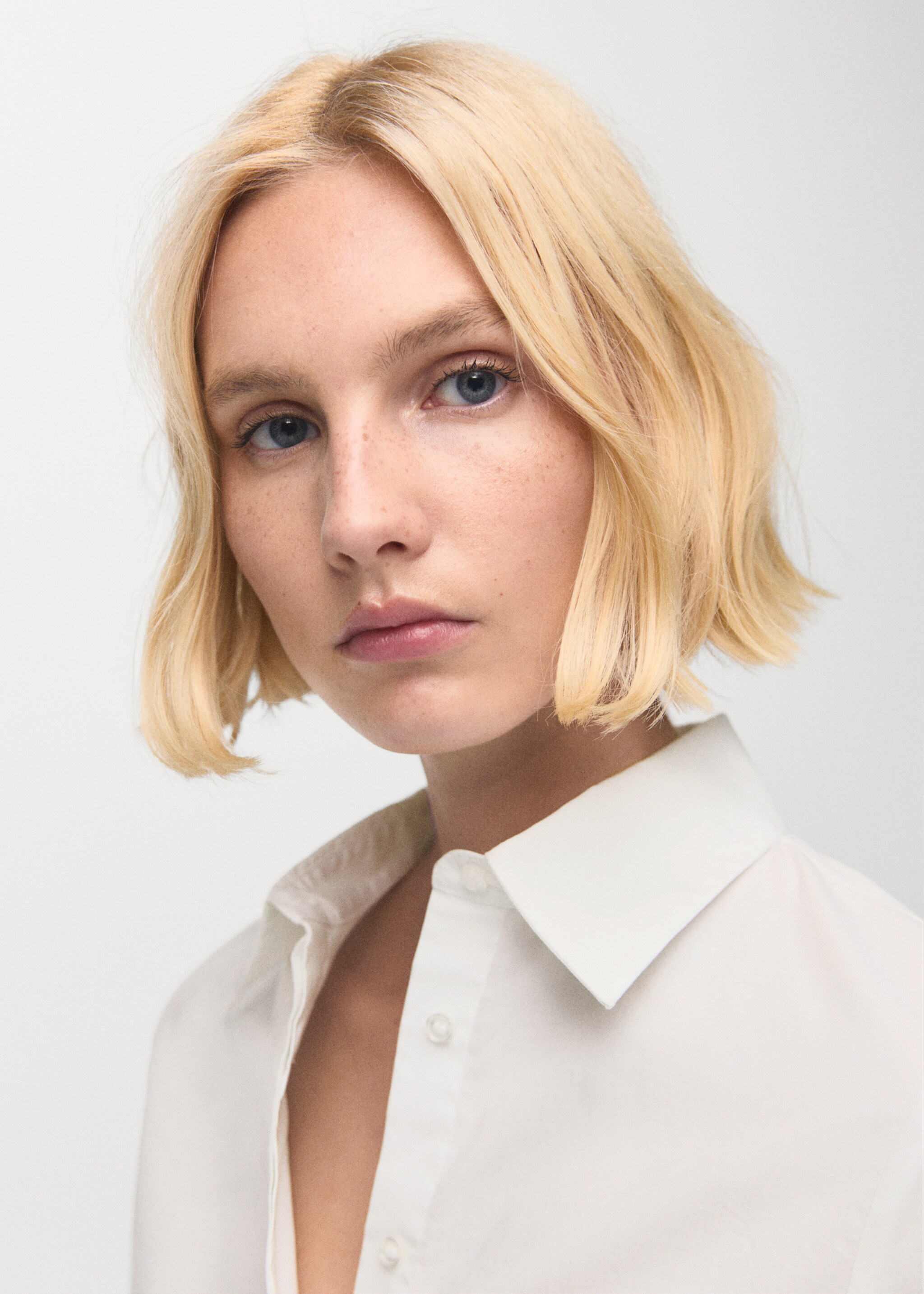 Slim-fit poplin shirt - Details of the article 1, White. Ref: 27071227-00.