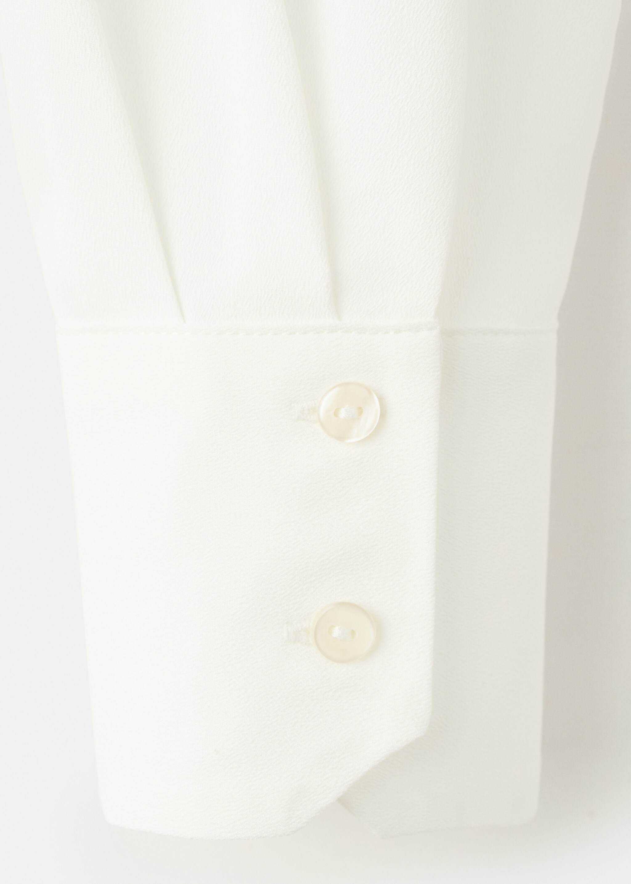 Fluid long-sleeved blouse - Details of the article 0, Off White. Ref: 27071235-00.