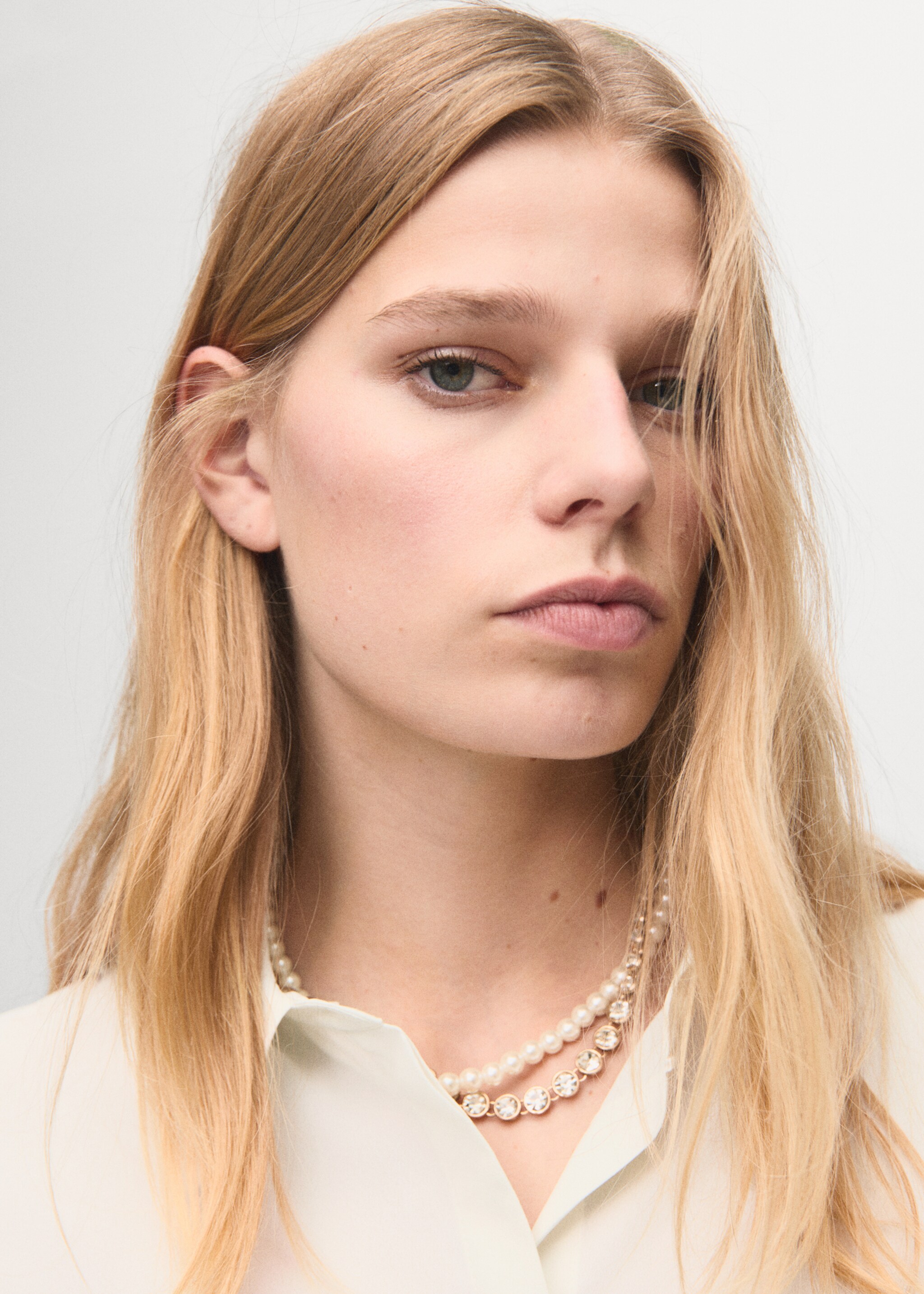 Fluid long-sleeved blouse - Details of the article 1, Off White. Ref: 27071235-00.