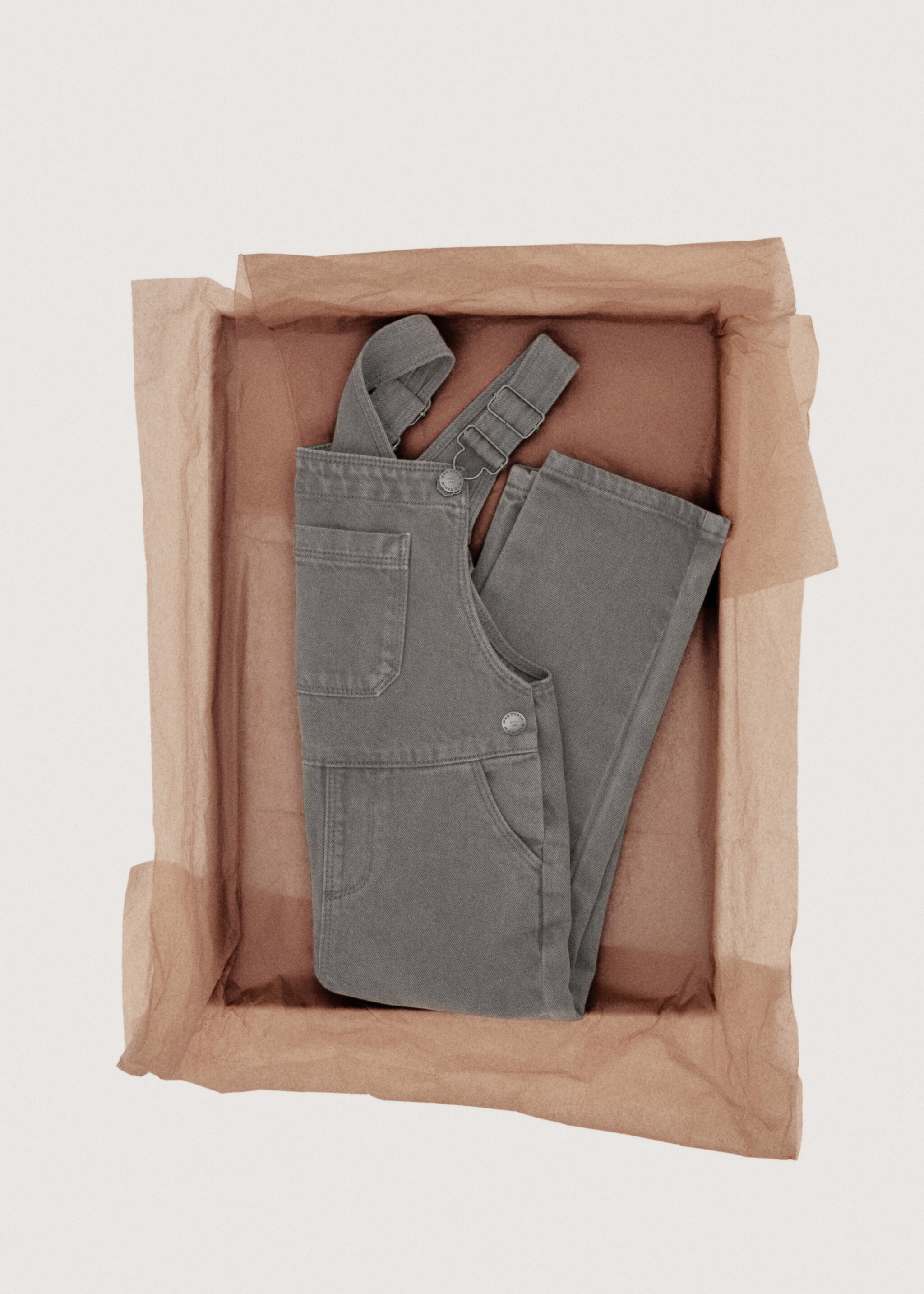 Straight denim dungarees - Details of the article 7, Charcoal. Ref: 27071239-00.