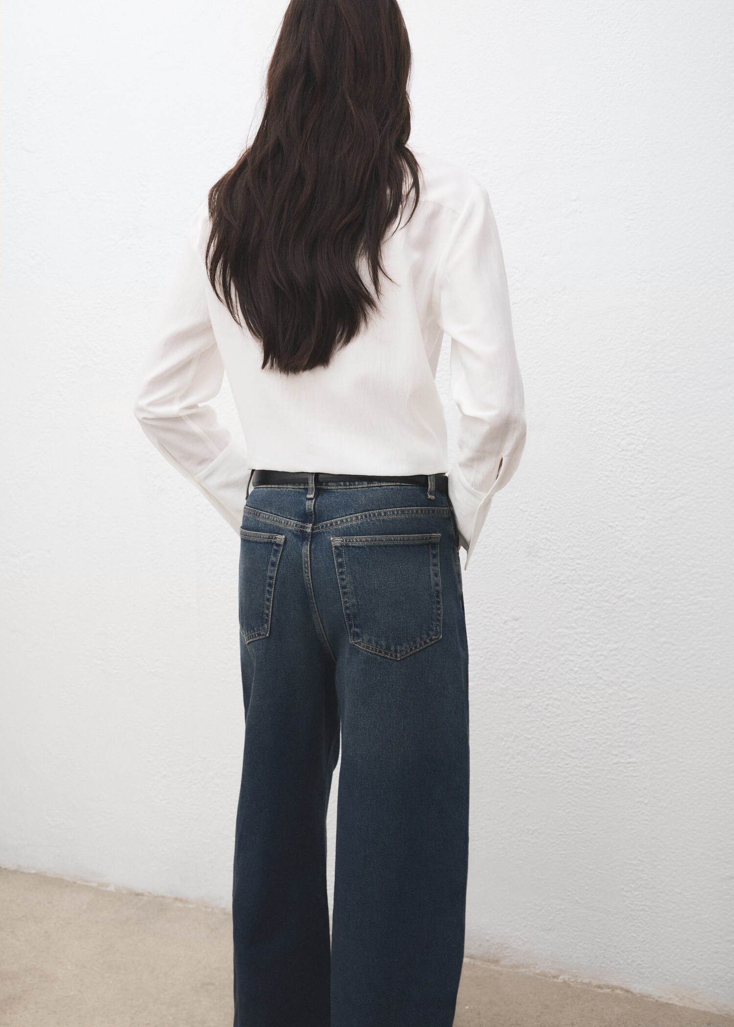 Embroidered openwork shirt - Reverse of the article