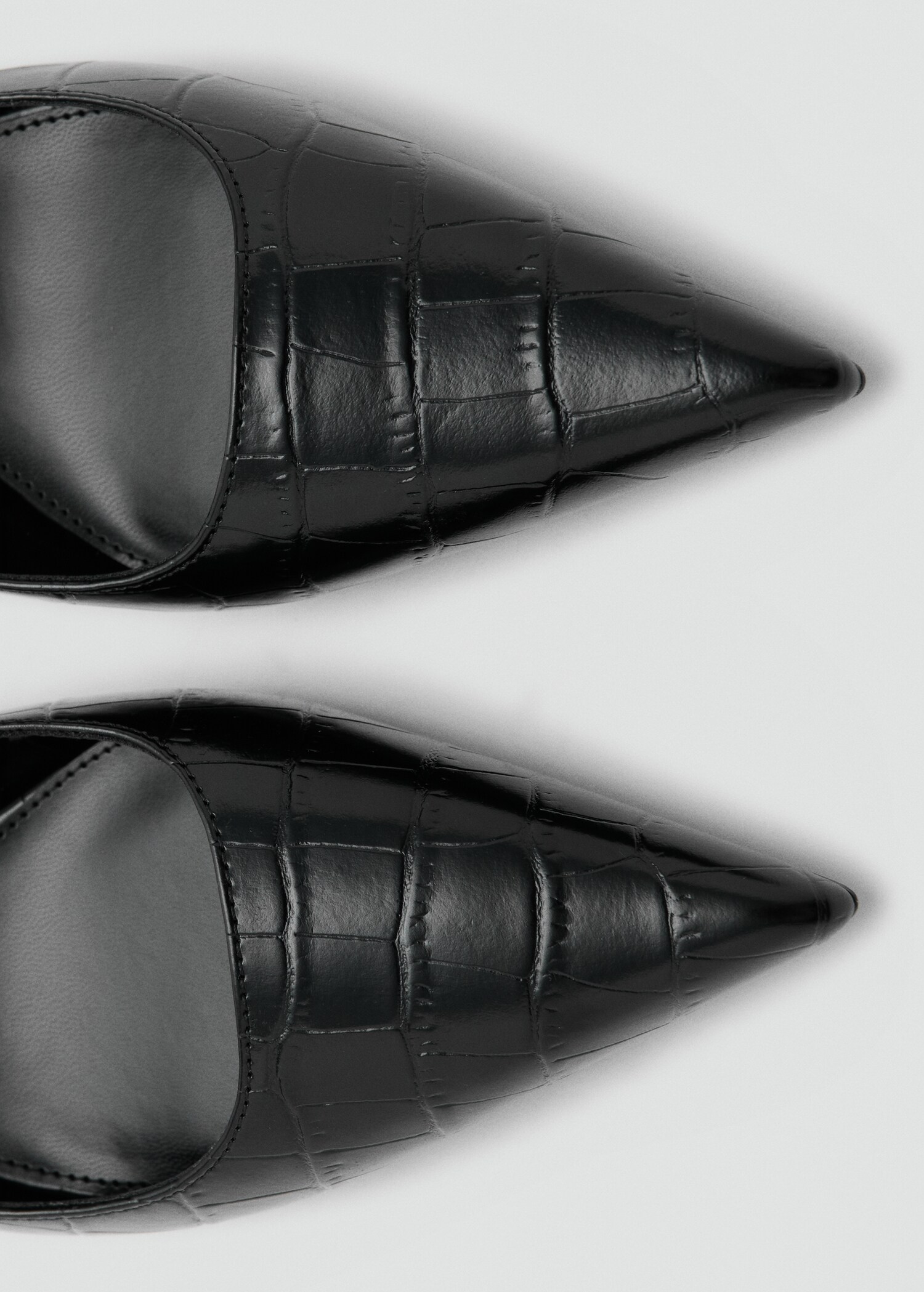 Croc-effect heeled shoes - Details of the article 2