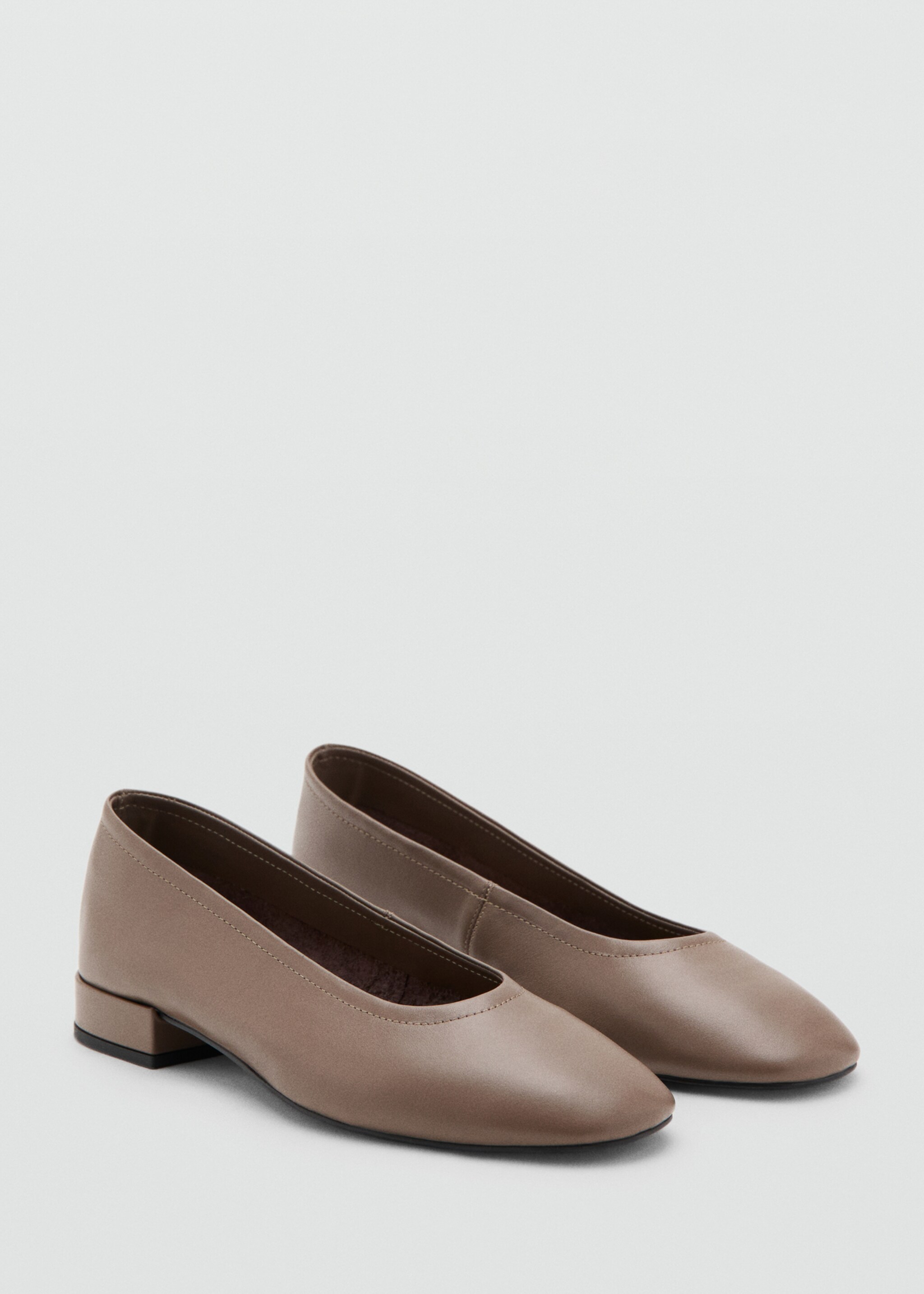 Leather flat shoes - Medium plane, Light/Pastel Brown. Ref: 27071251-00.