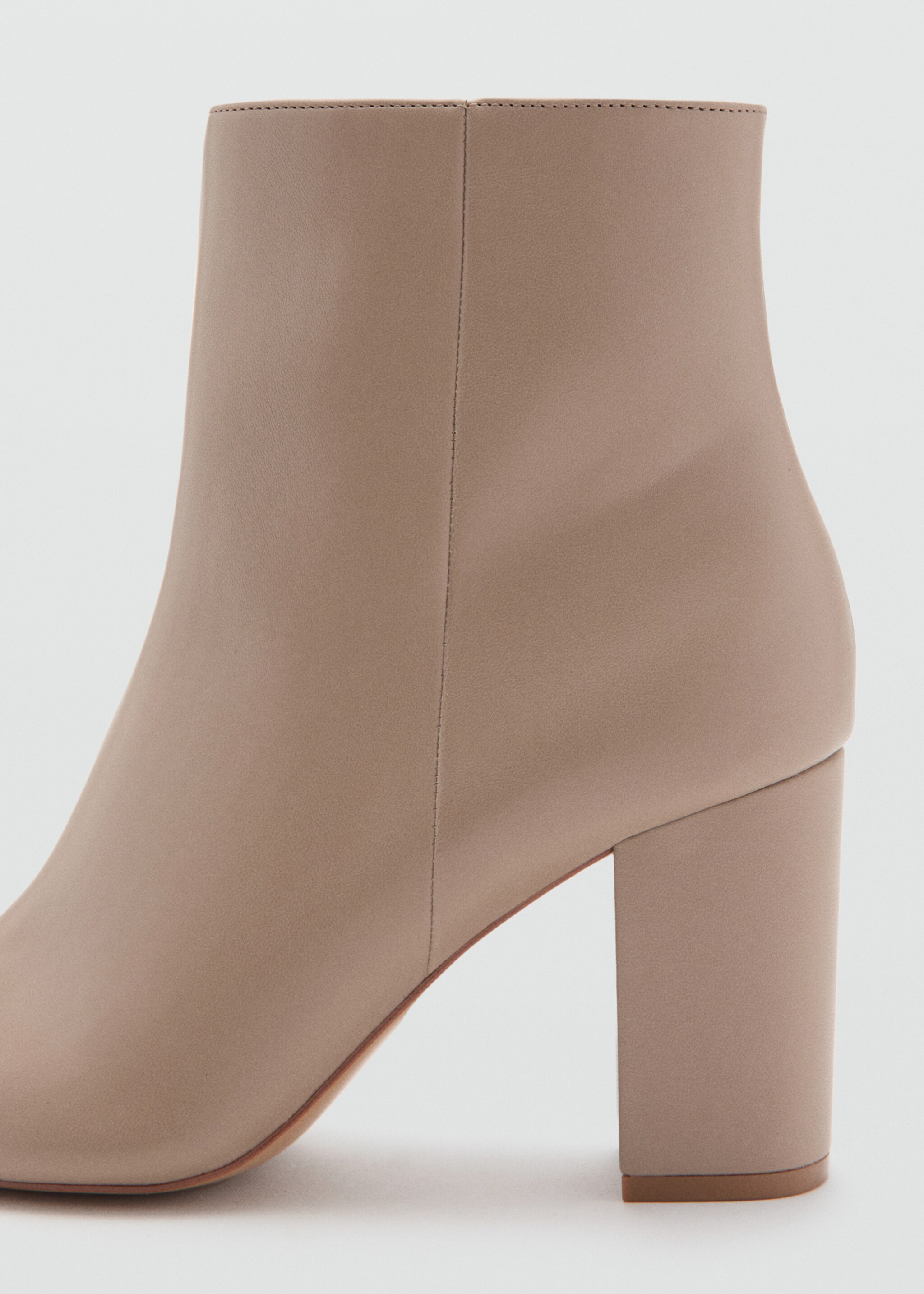 Ankle boots with block heel - Details of the article 1, Ecru. Ref: 27071255-00.