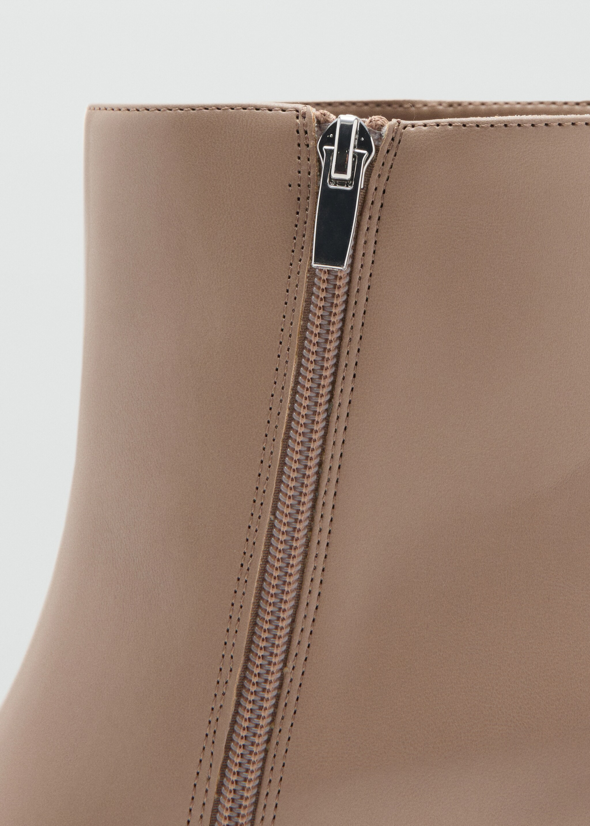 Ankle boots with block heel - Details of the article 3, Ecru. Ref: 27071255-00.