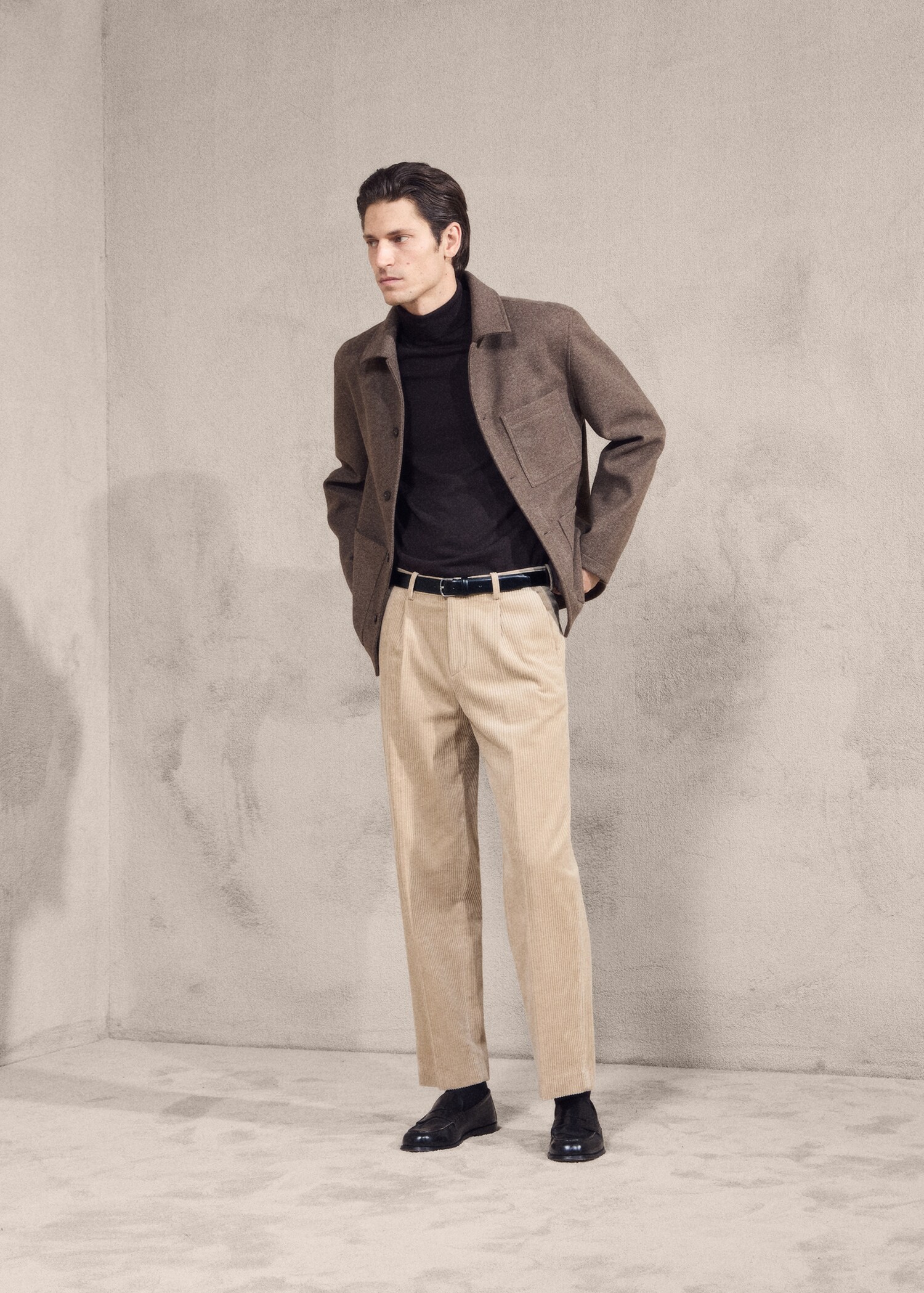Corduroy regular-fit trousers - Details of the article 3