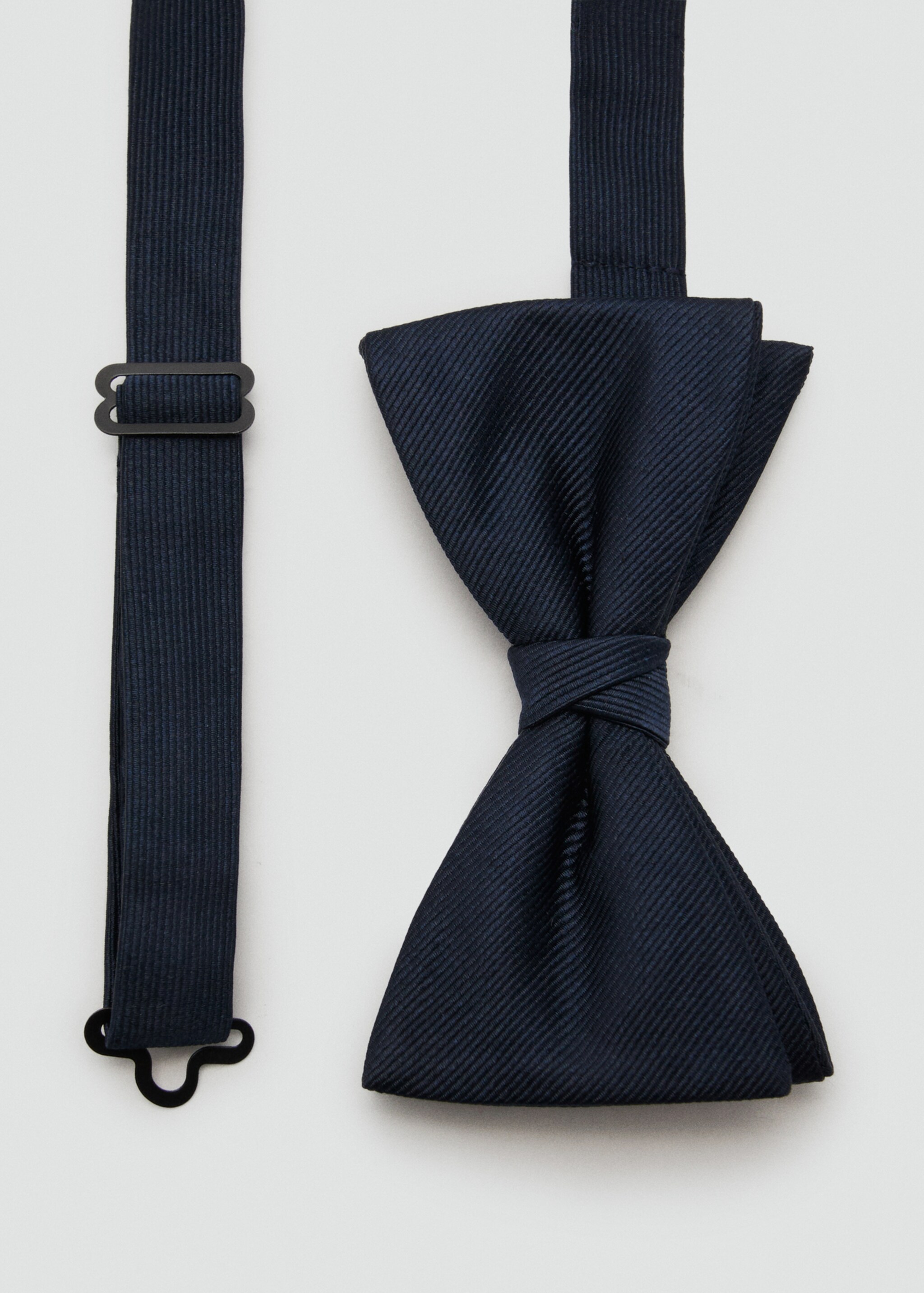 Nœud papillon classique micro-structure - Plan moyen, Bleu marine. Ref: 27071277-00.