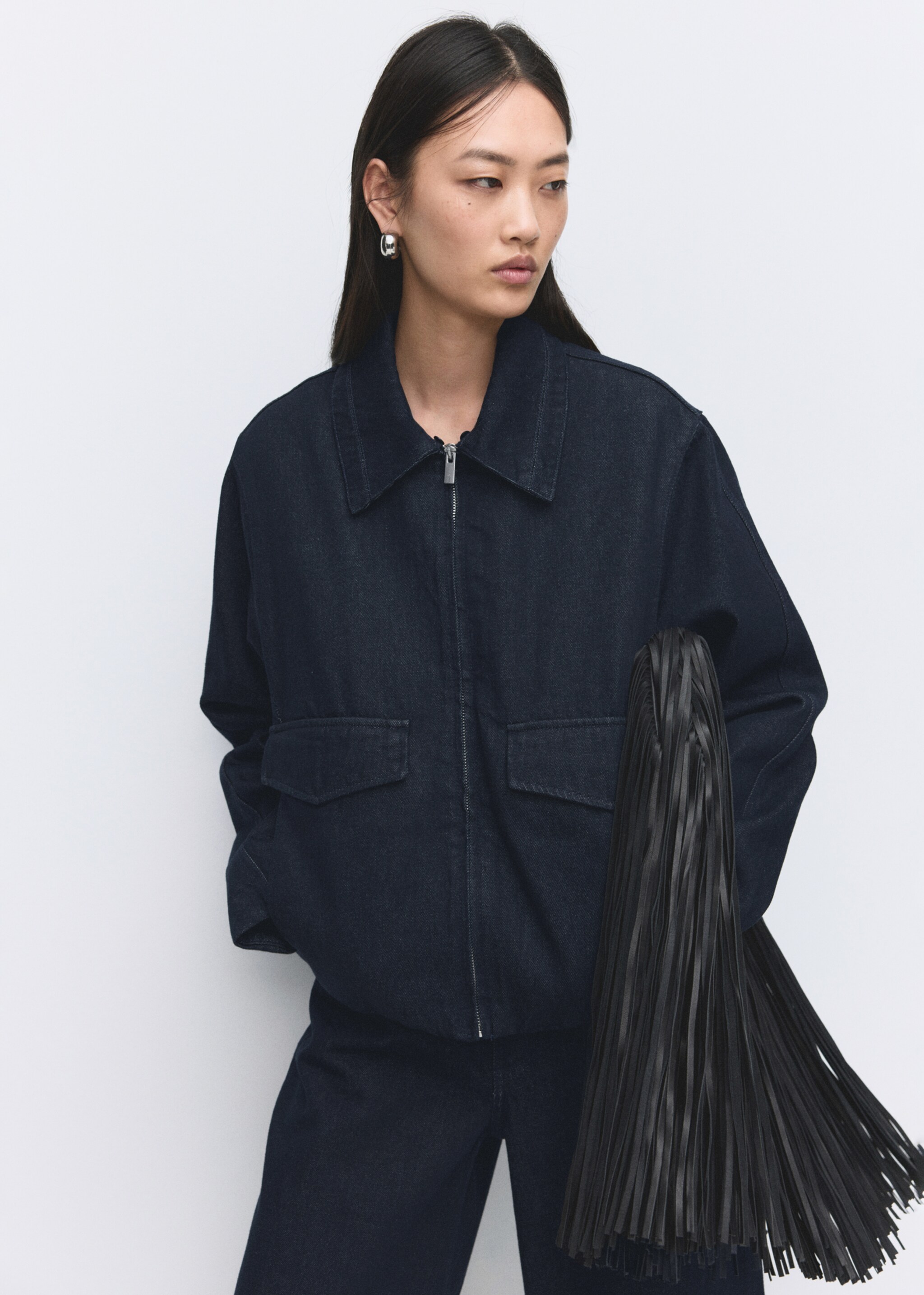 Veste en denim col fourrure - Plan moyen, Bleu. Ref: 27071278-00.