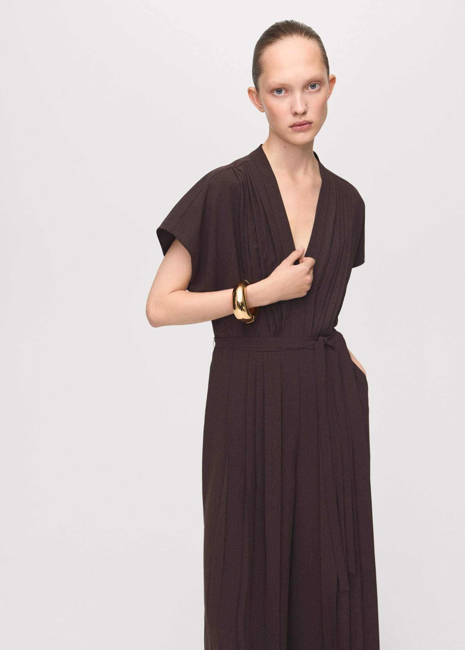Pleated jumpsuit with belt - Medium plane