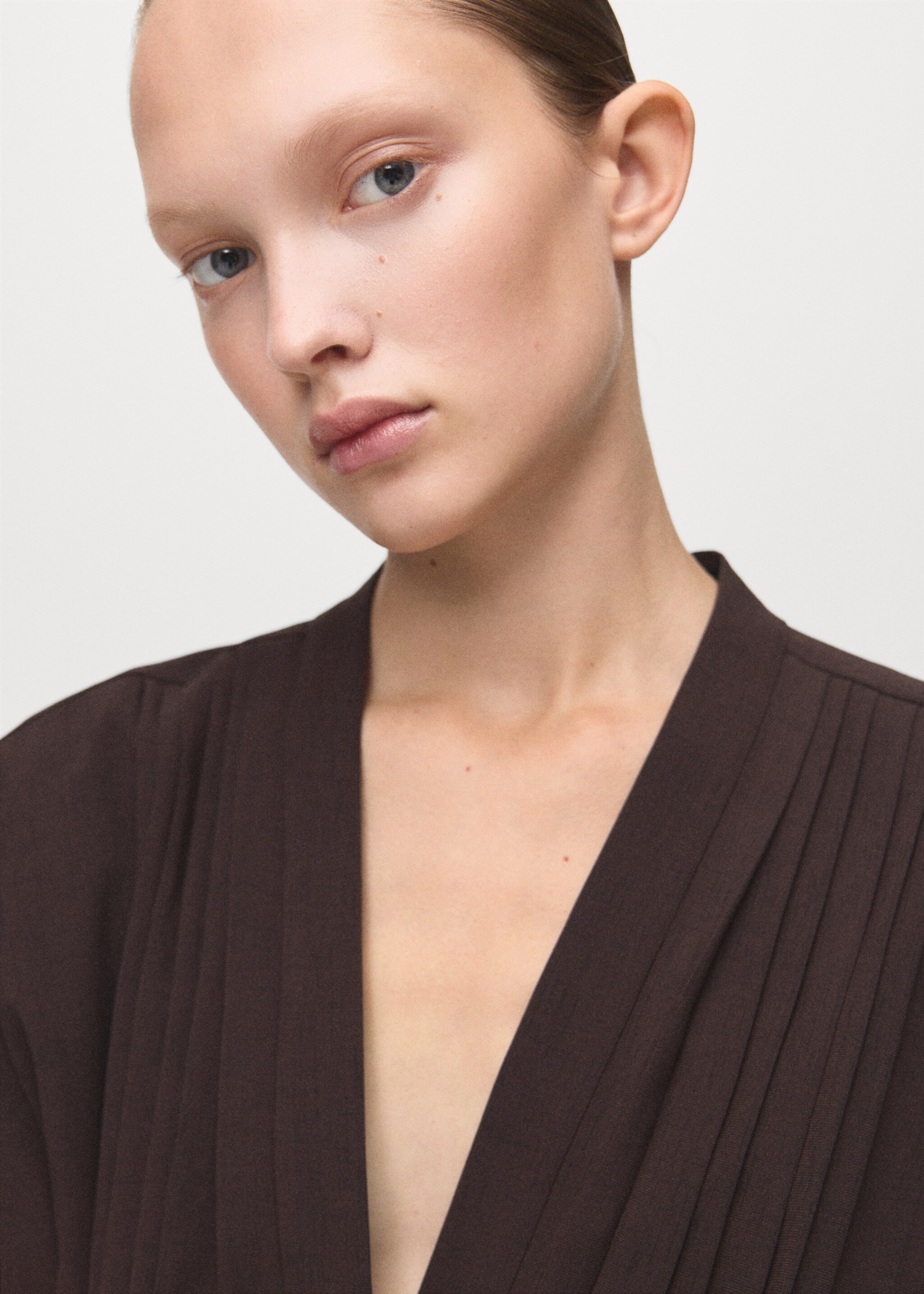 Pleated jumpsuit with belt - Details of the article 1, Brown. Ref: 27071281-00.