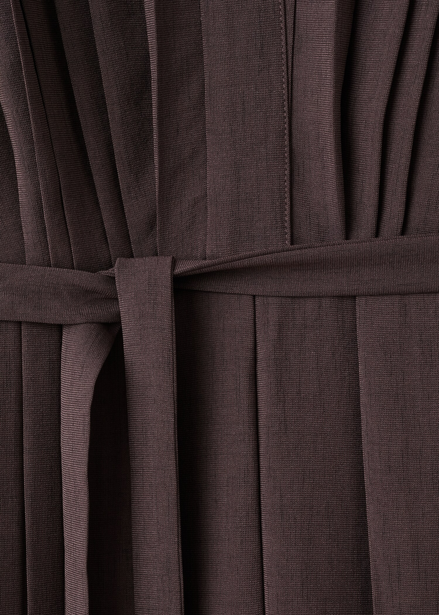 Pleated jumpsuit with belt - Details of the article 8