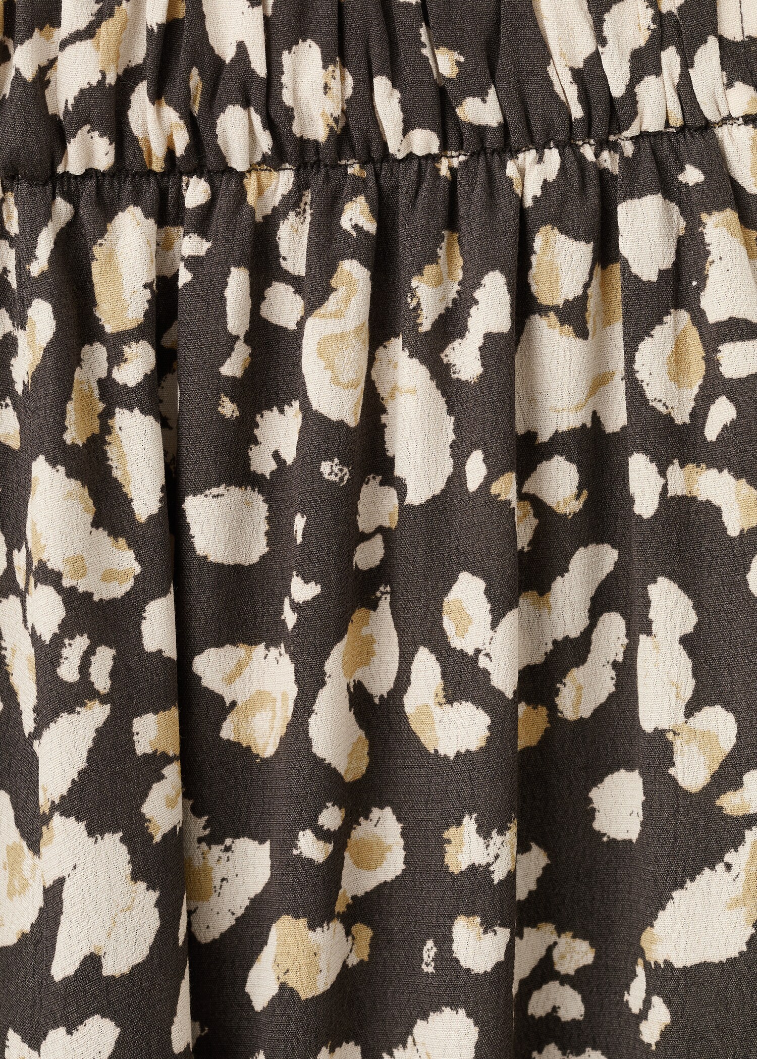 Elastic waist printed trousers - Details of the article 8