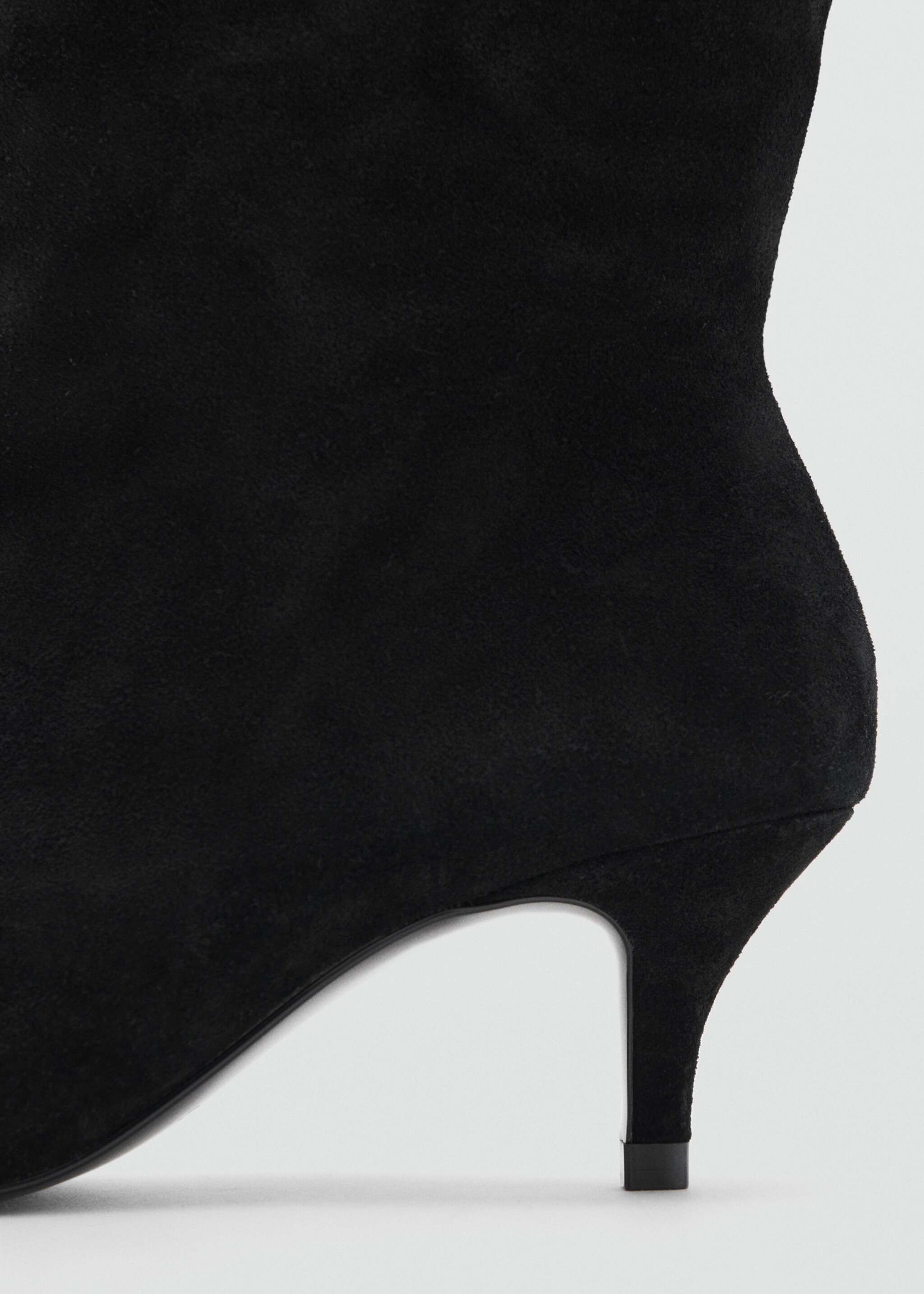 Suede ankle boots with pointed toe and heel - Details of the article 1, Black. Ref: 27071283-00.