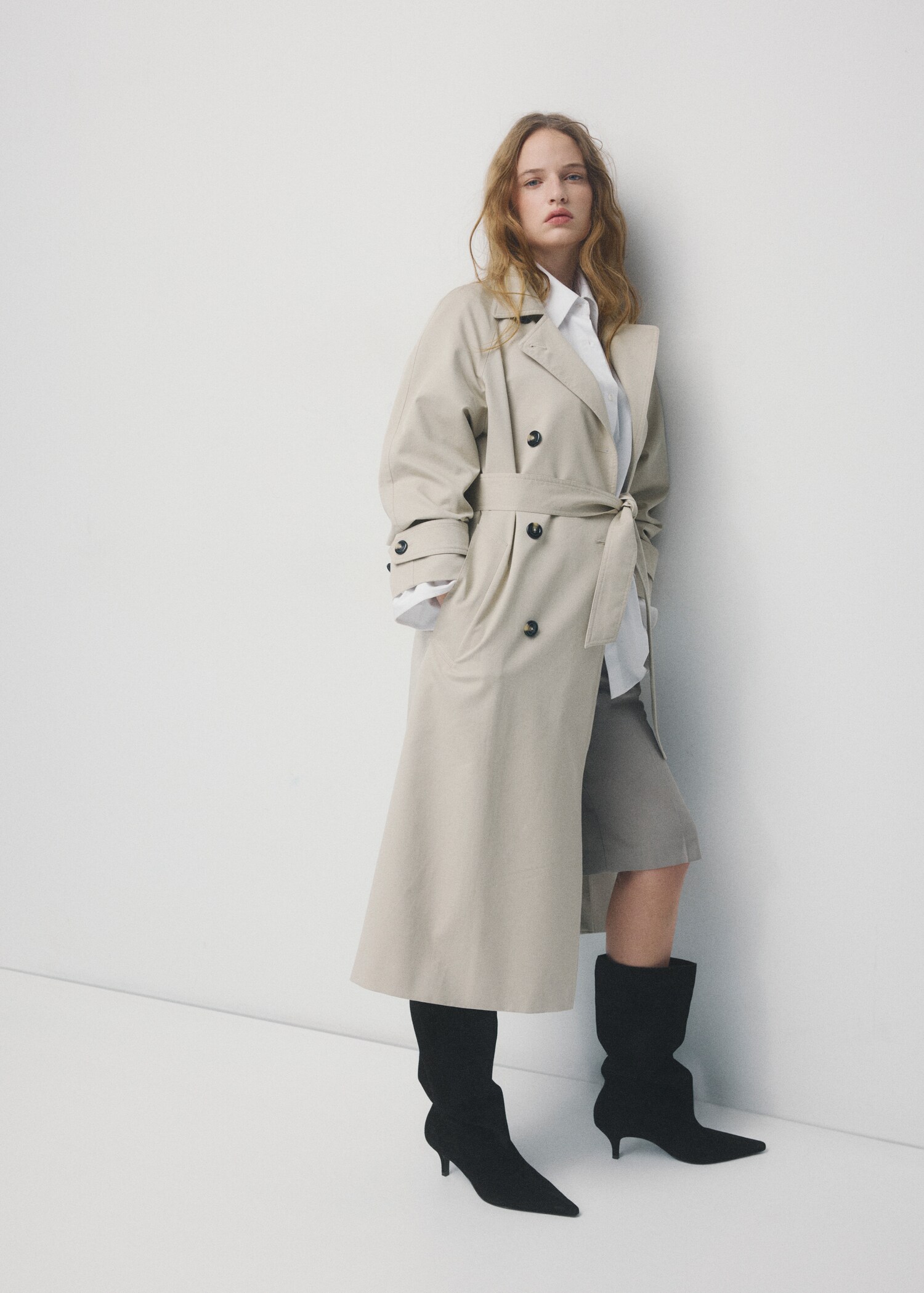 Wildleder-Bootie mit Absatz und spitzer Zehenpartie - Detail des Artikels 9