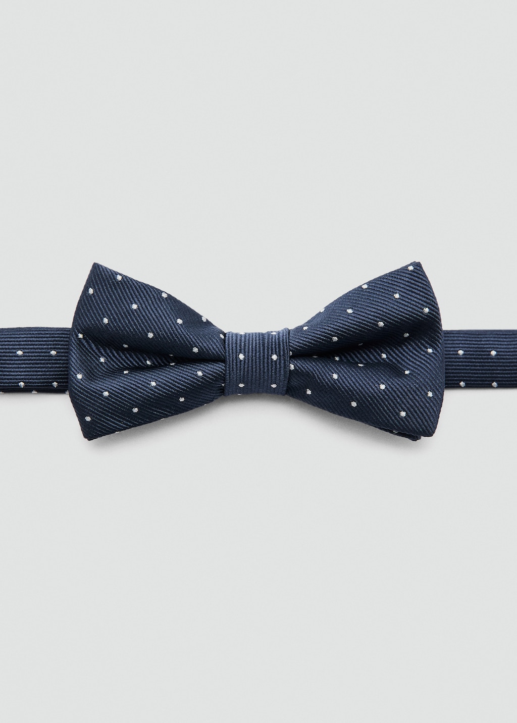 Polka-dots bow tie