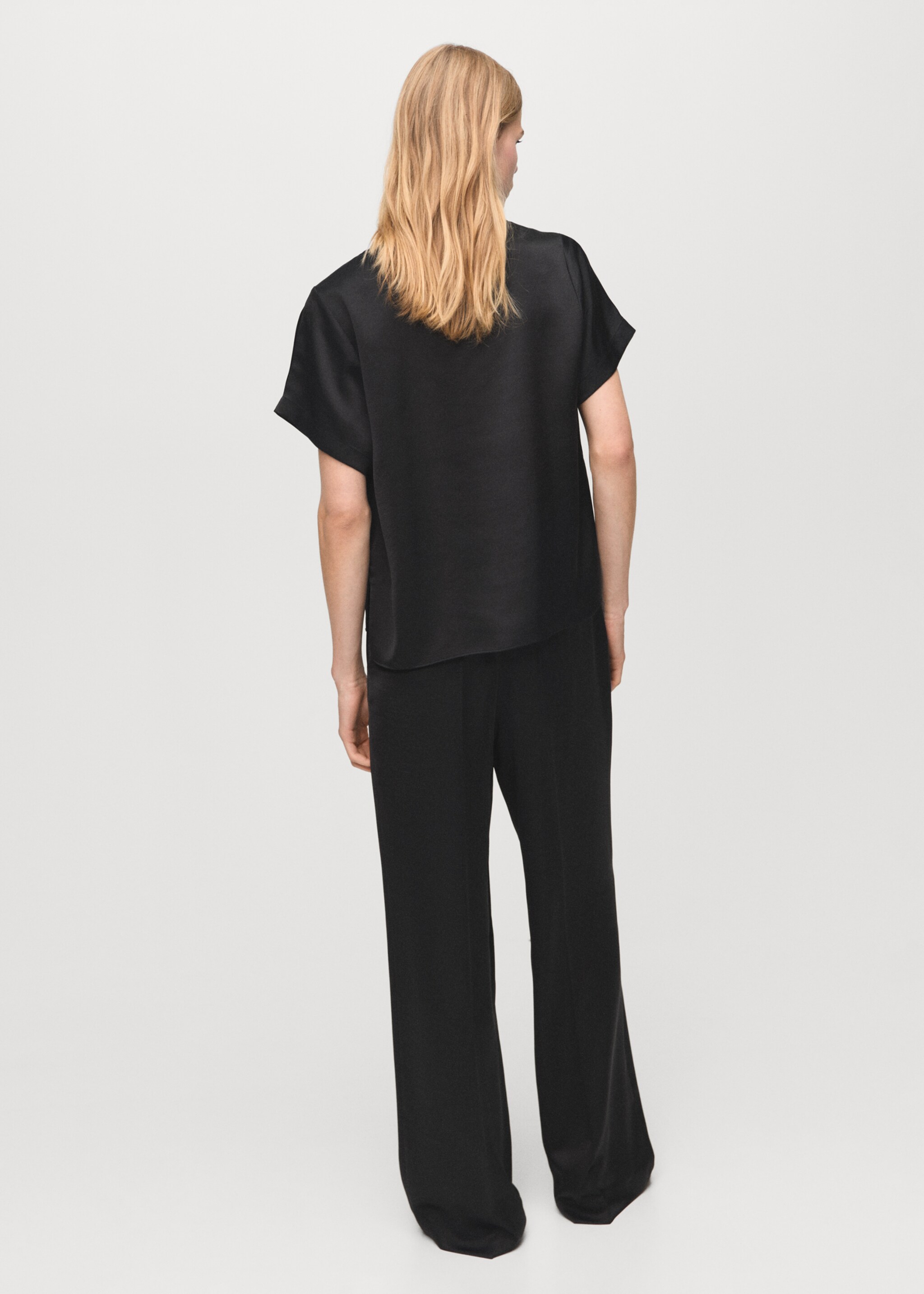 Pantalon droit satiné - Verso de l’article, Noir. Ref: 27071291-00.