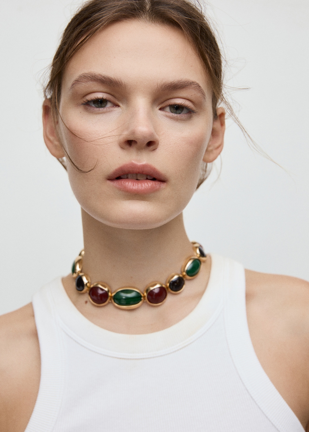 Combined-resin bead necklace