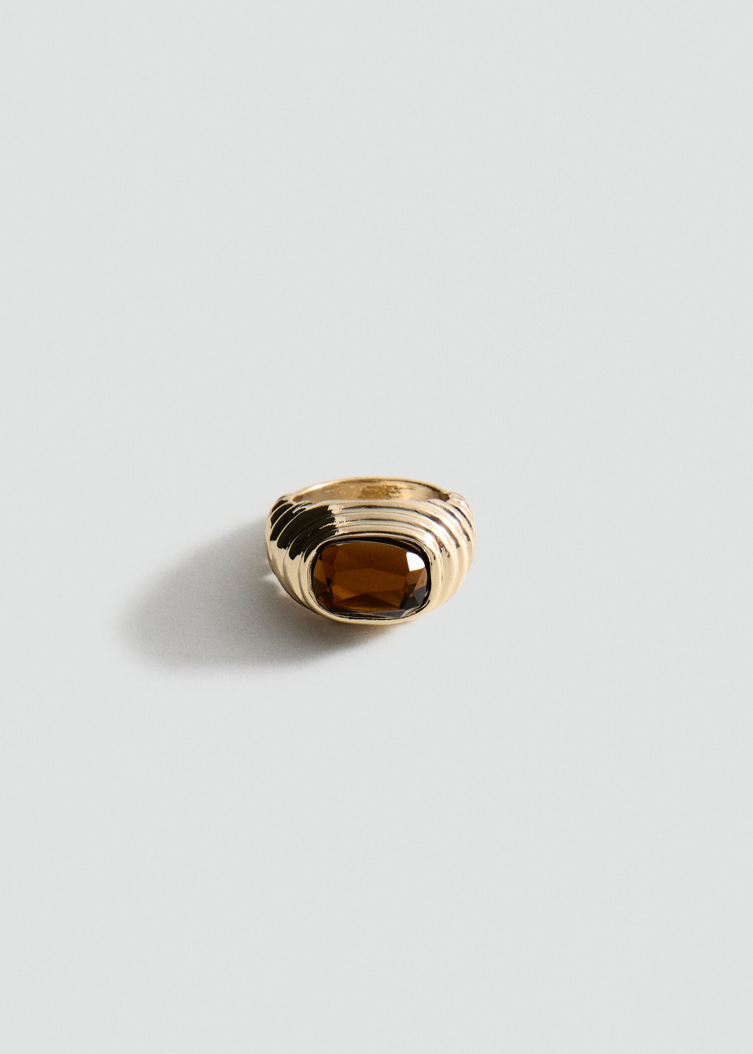 Ring with combined embossed resin - Article without model