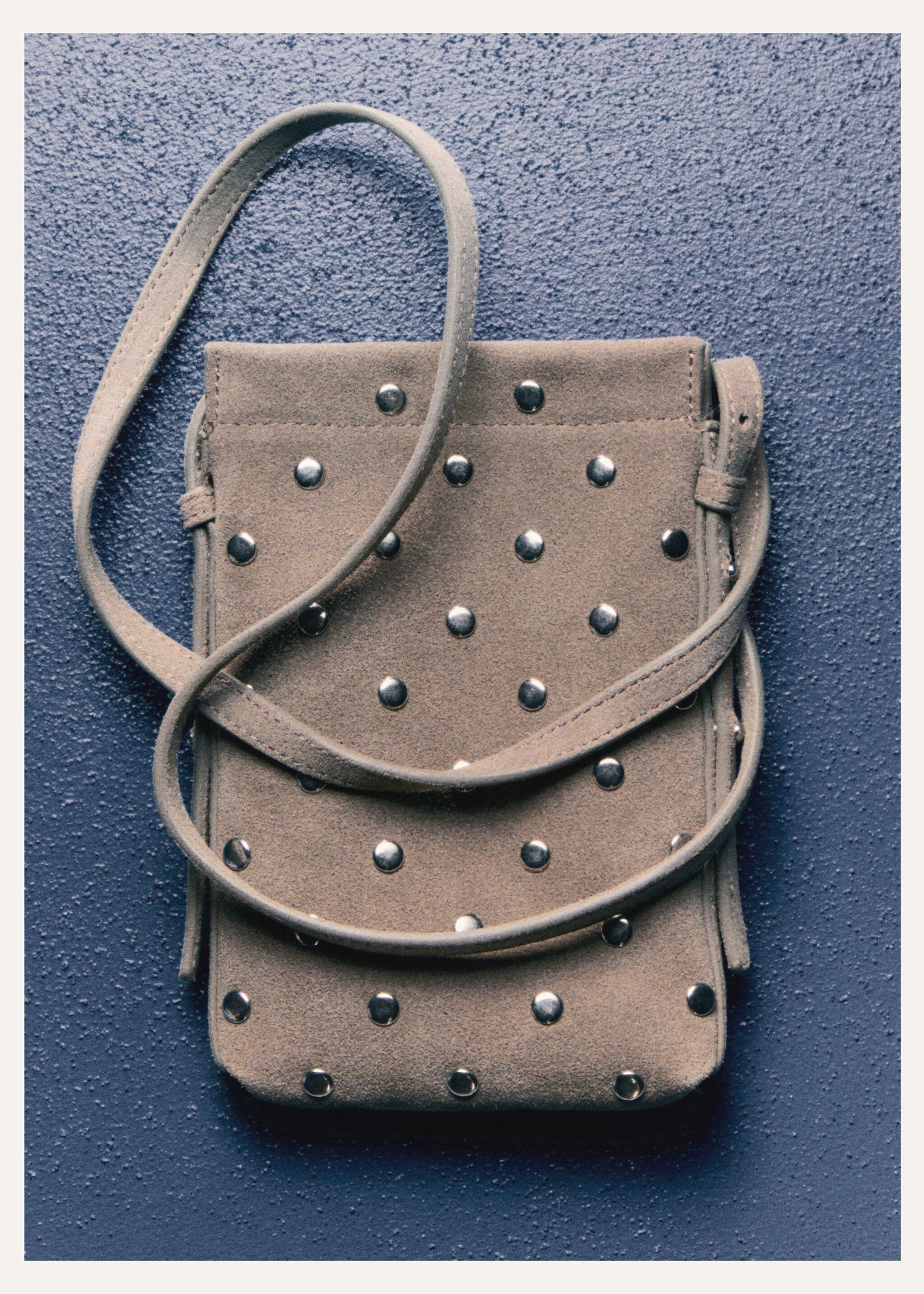 Suede studded mobile case - Details of the article 5, Light/Pastel Brown. Ref: 27071299-00.
