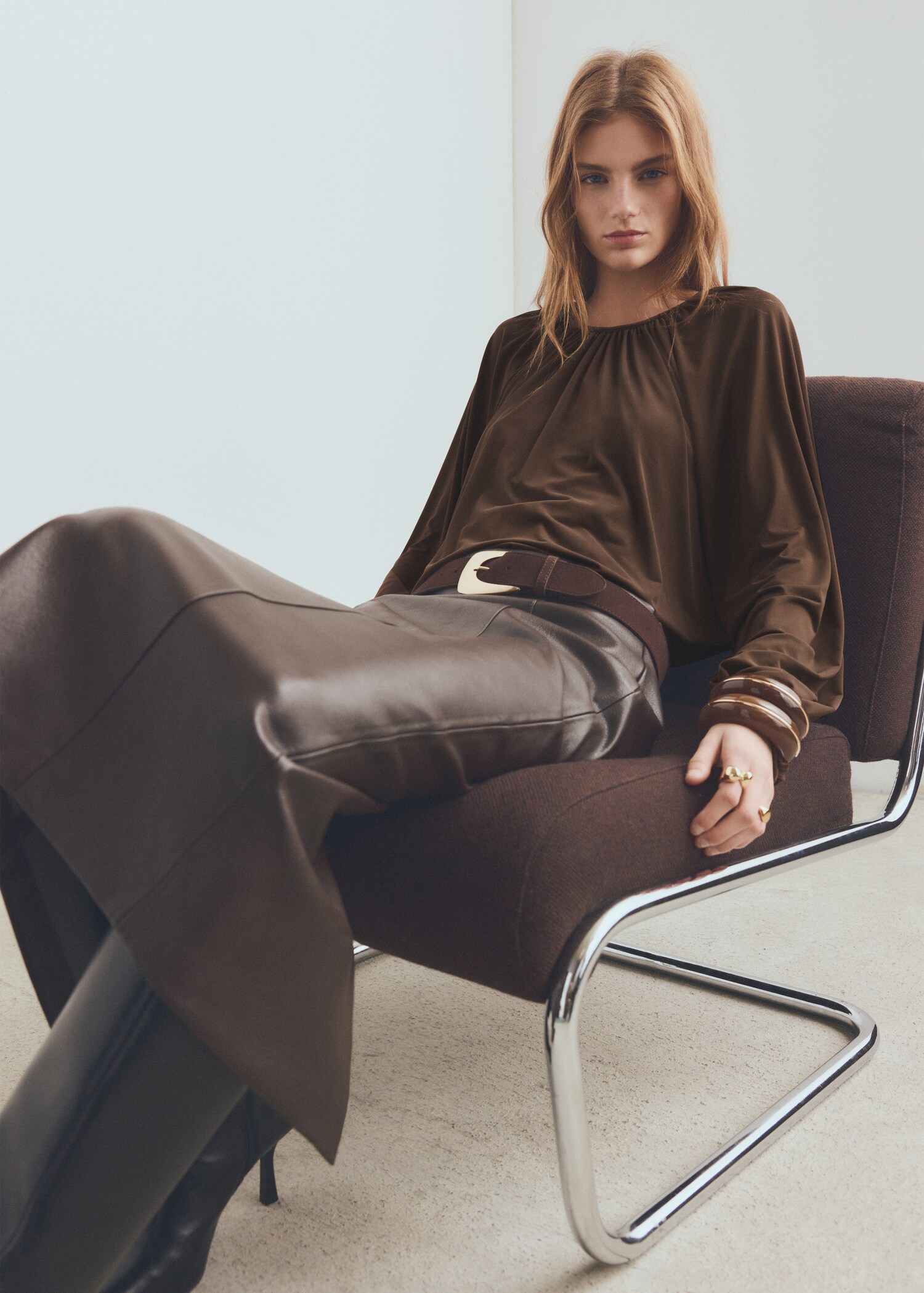 Gathered blouse with round neckline - Details of the article 2