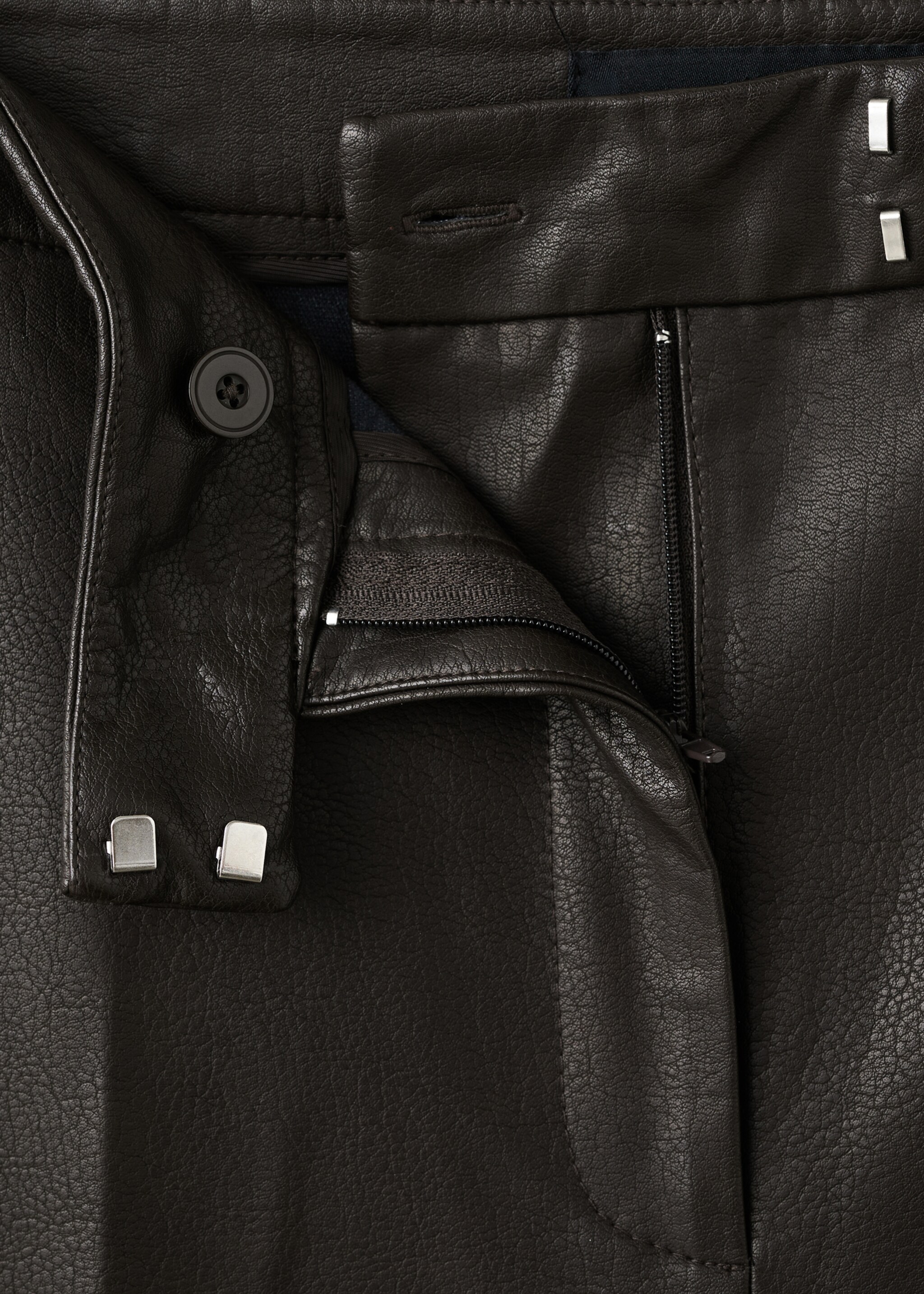 بنطلون واسع الساق بتأثير الجلد - تفاصيل المنتج 8, شوكولاتة. Ref: 27071314-00.