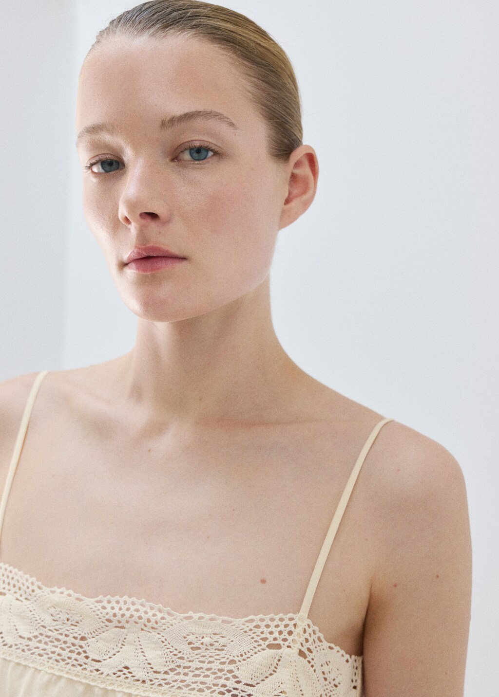 Cotton lace nightgown - image 4