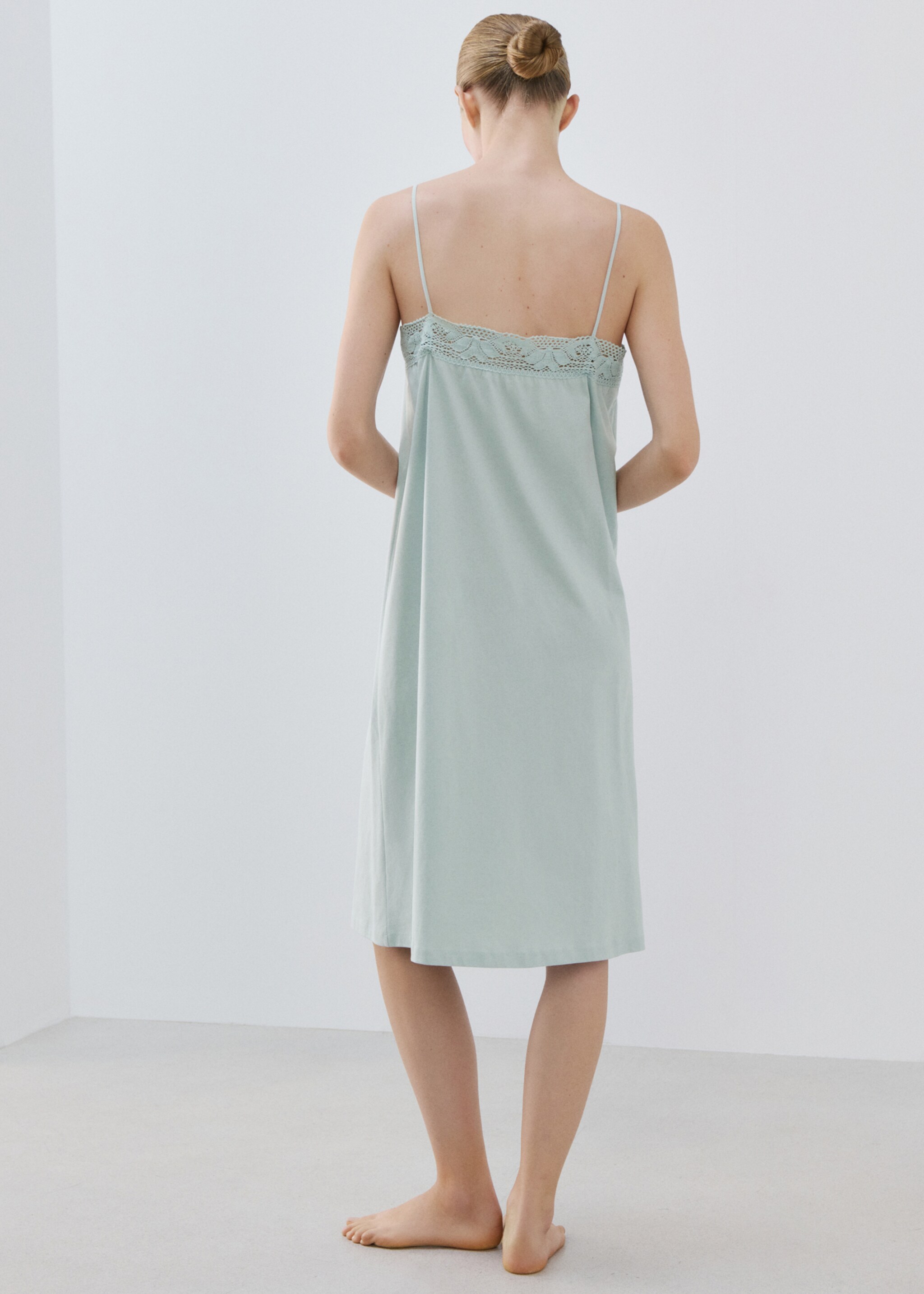 Cotton lace nightgown - Reverse of the article, Mint Green. Ref: 27071321-00.