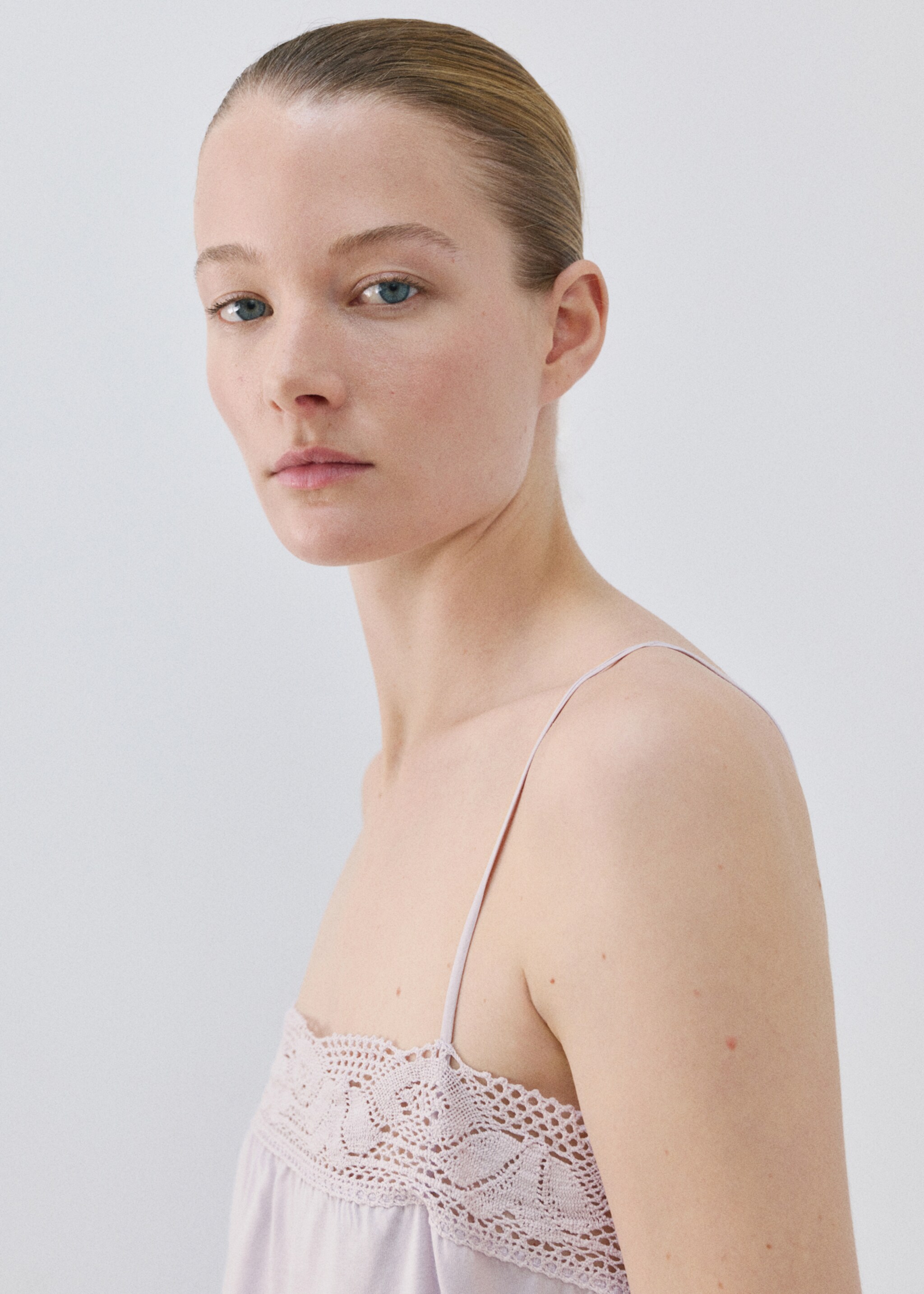 Cotton lace nightgown - Details of the article 1, Lilac. Ref: 27071321-00.