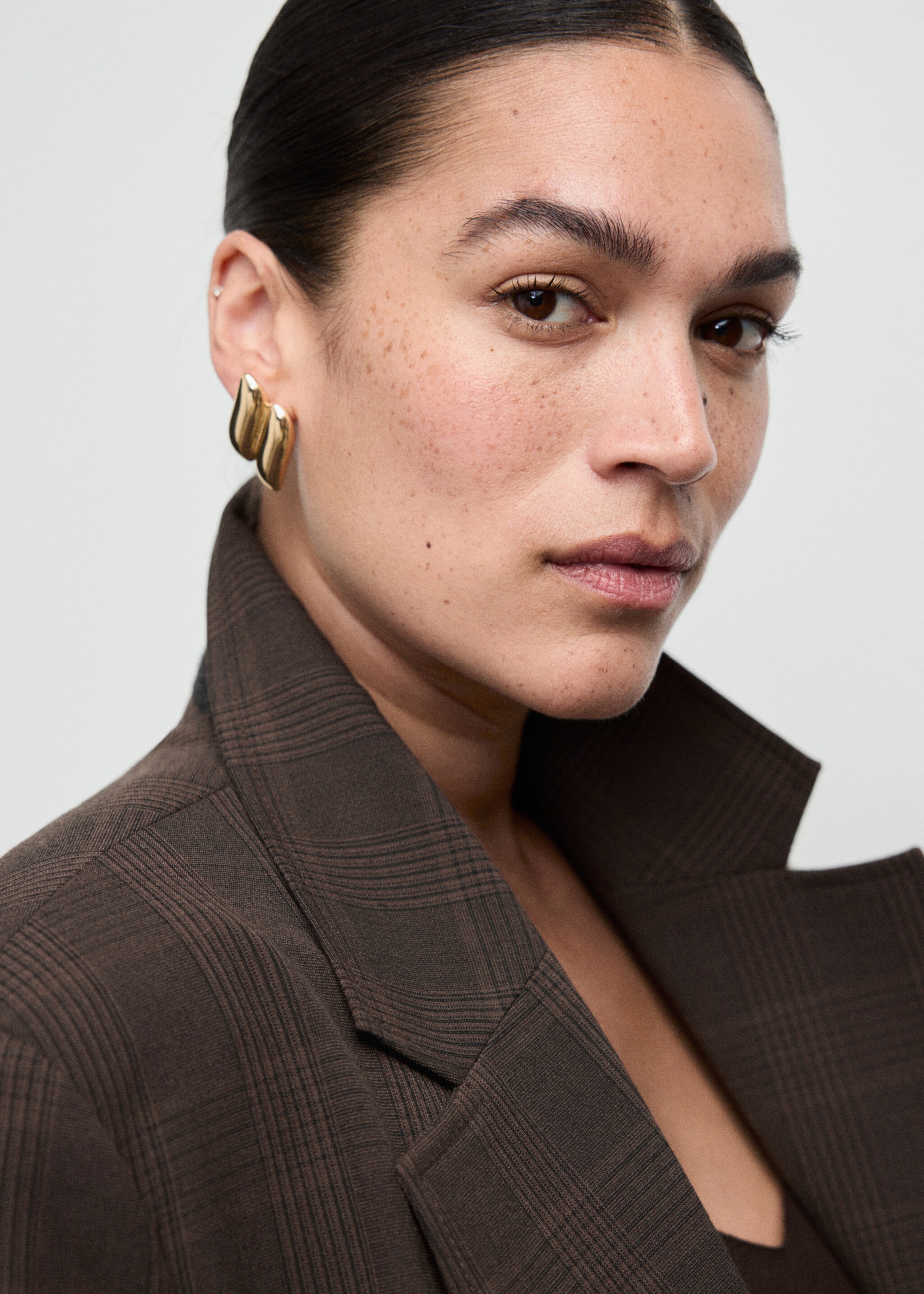 Double-breasted check suit jacket - Details of the article 4, Brown. Ref: 27071323-00.