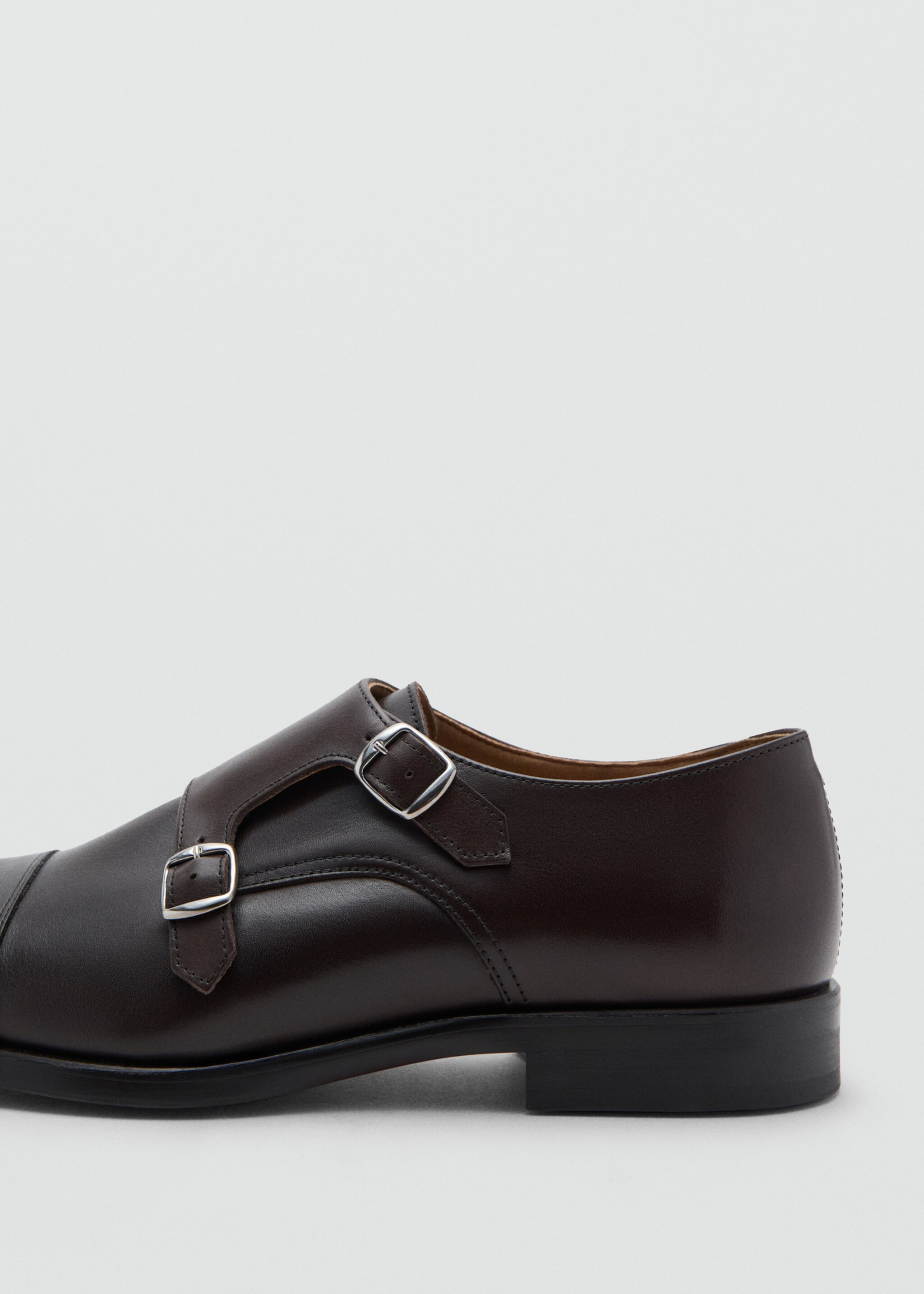 Double buckle leather shoe - Details of the article 2, Brown. Ref: 27071325-00.