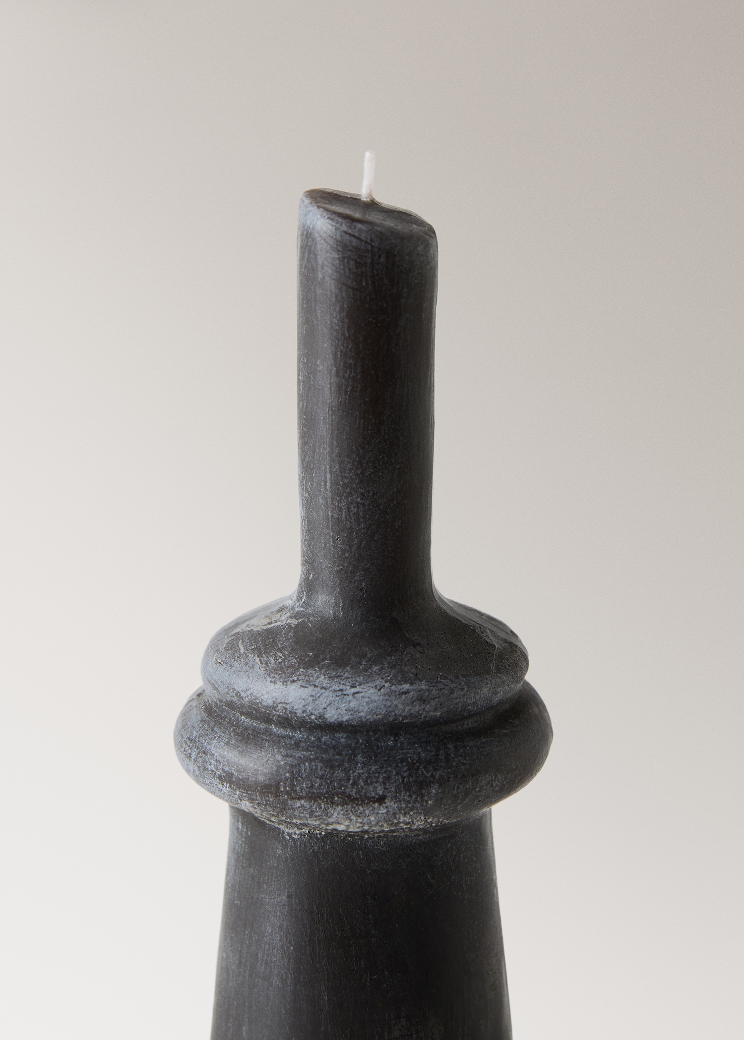 Decorative pillar candle - Details of the article 1