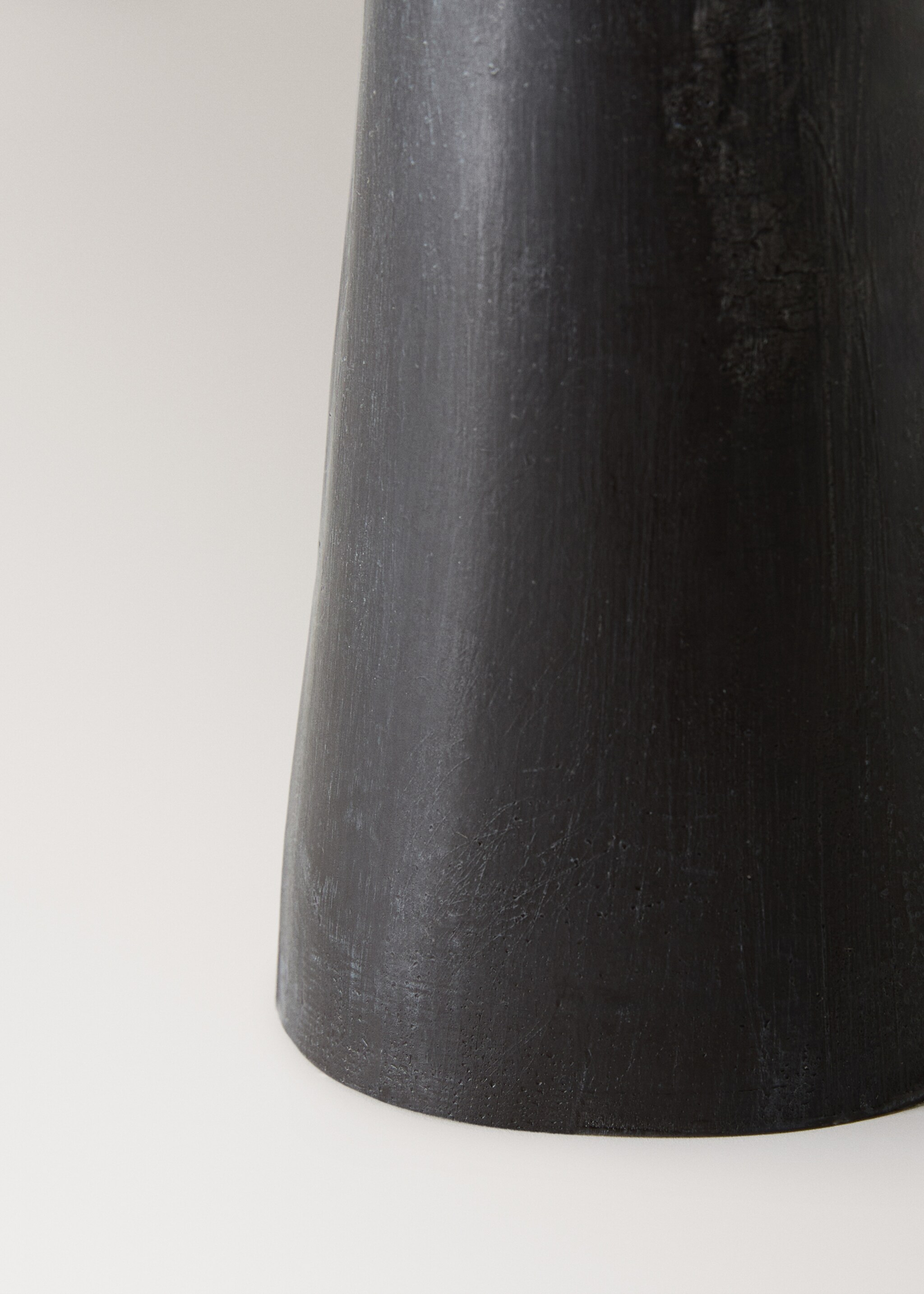 Decorative pillar candle - Details of the article 2, Charcoal. Ref: 27071341-00.