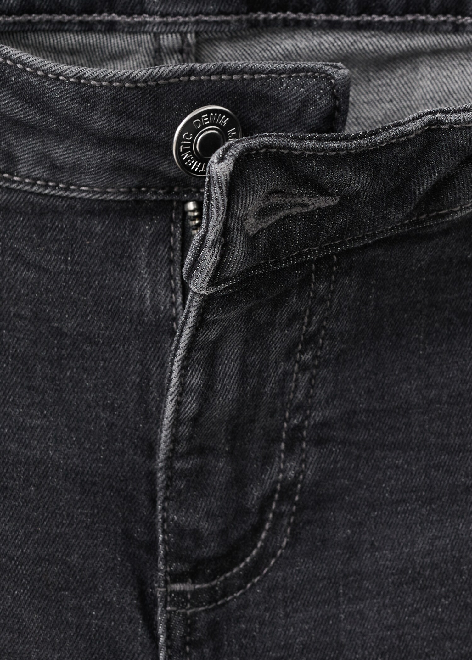 Low-waist studded jeans - Details of the article 8