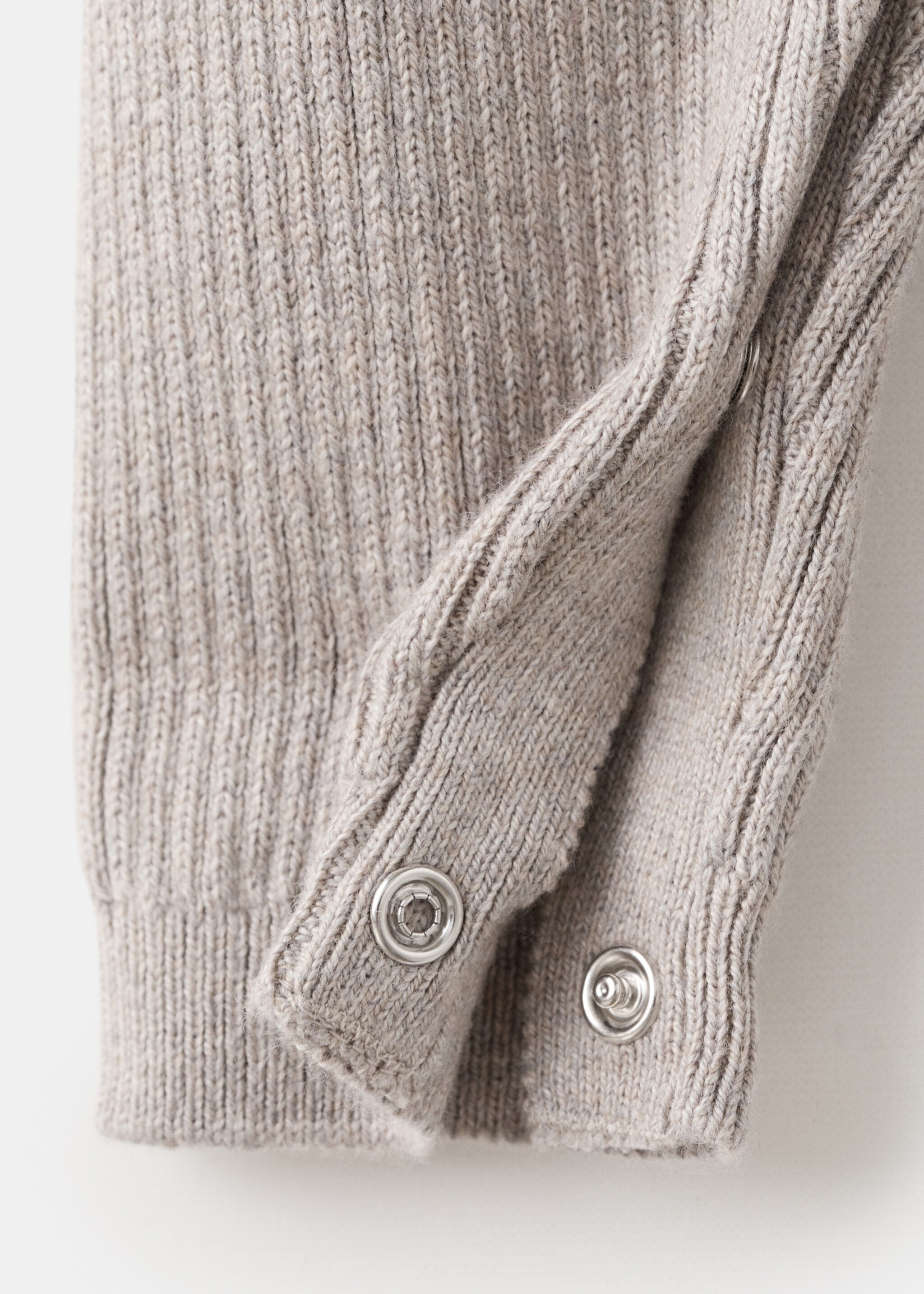 Langer Overall mit Knöpfen - Detail des Artikels 0, Beige. Ref: 27071516-00.