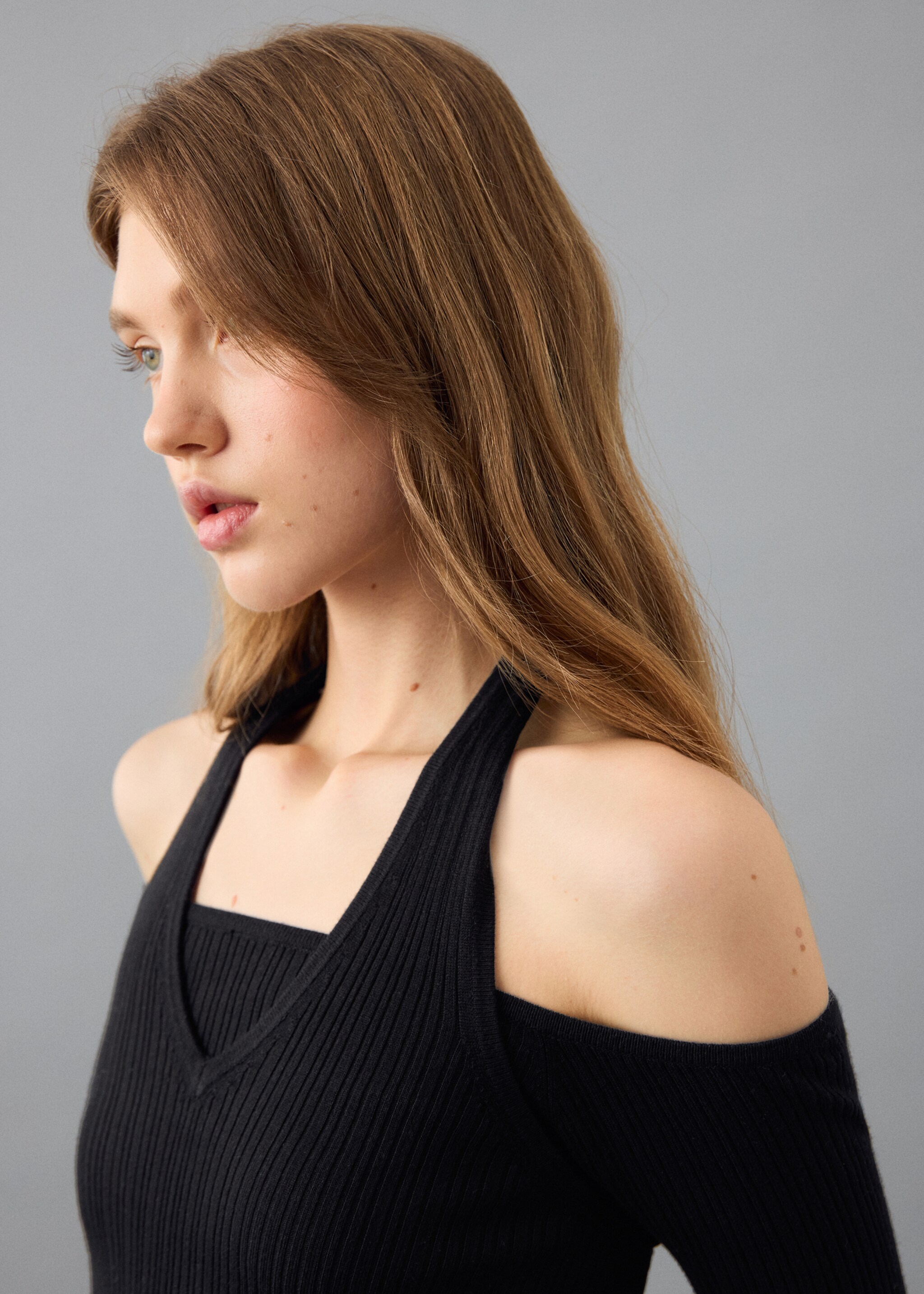 Top halter manga larga - Detalle del artículo 1, Negro. Ref: 27071517-00.