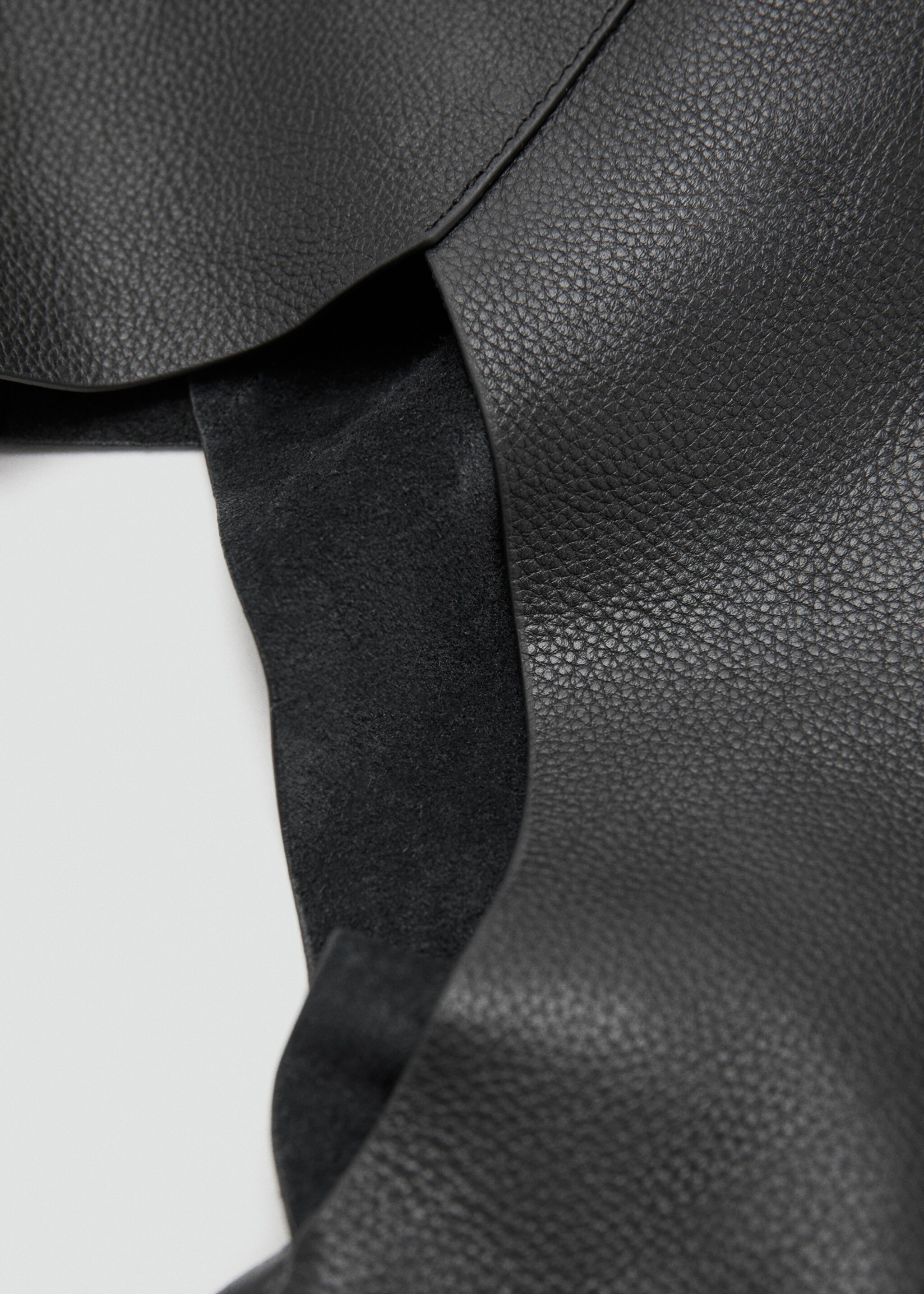 Leather shoulder bag - Details of the article 2, Black. Ref: 27071519-00.